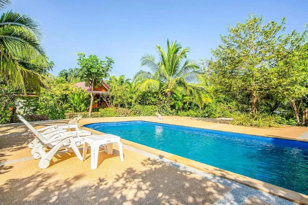 Pool view in Samran Resort