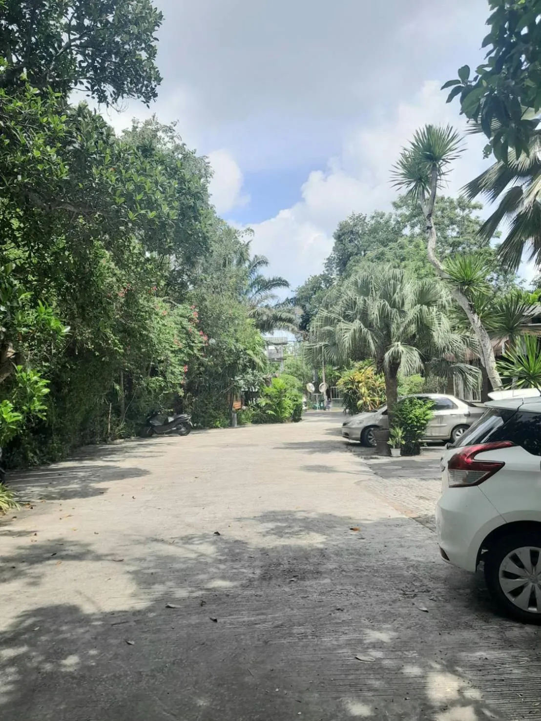 Parking in Samran Resort