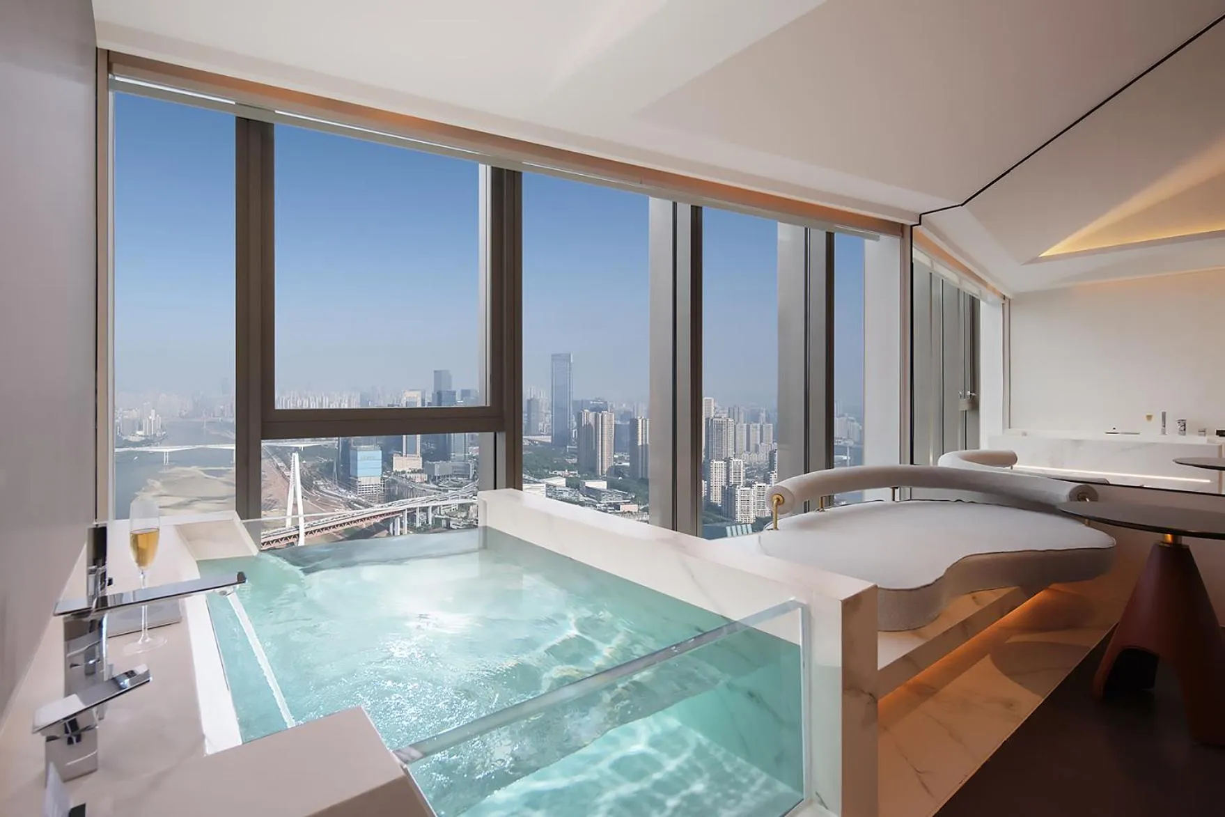 Bath in ISEYA Panoramic Hotel Chongqing Jiefangbei Raffles Plaza