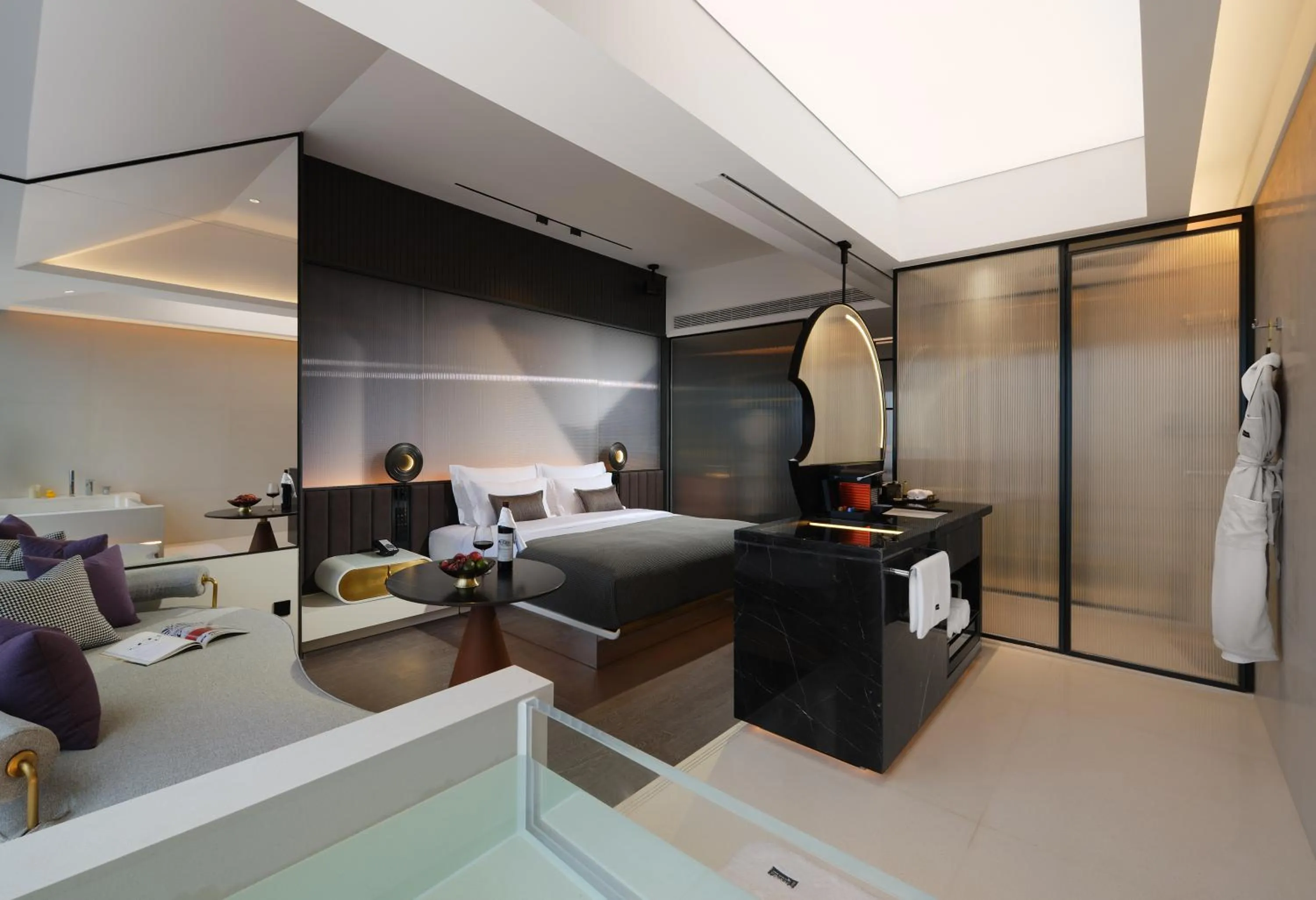 Bed in ISEYA Panoramic Hotel Chongqing Jiefangbei Raffles Plaza