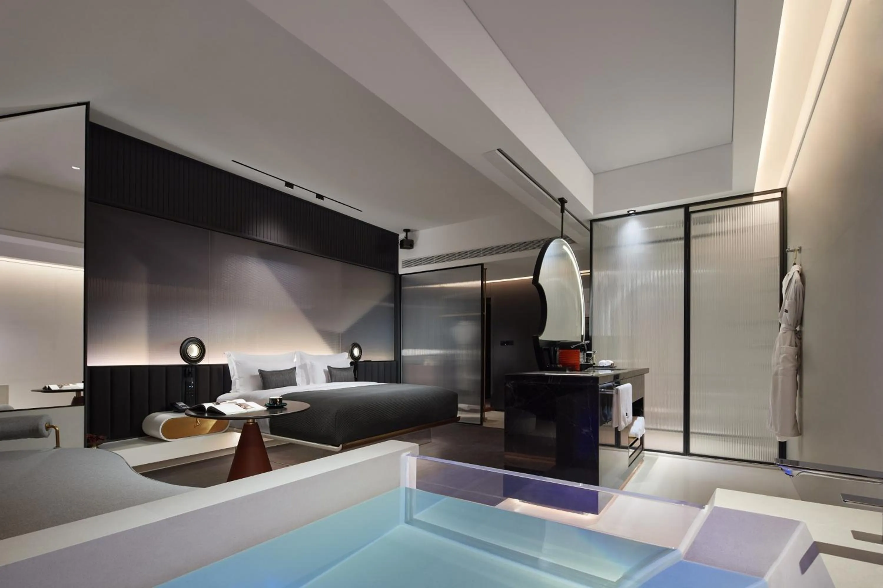 Photo of the whole room, Bed in ISEYA Panoramic Hotel Chongqing Jiefangbei Raffles Plaza