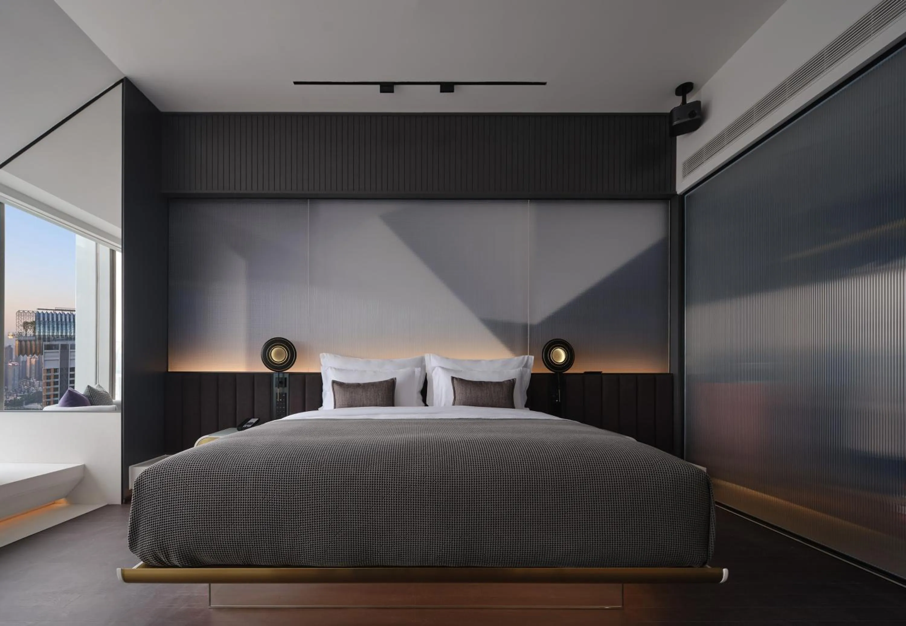 Bed in ISEYA Panoramic Hotel Chongqing Jiefangbei Raffles Plaza