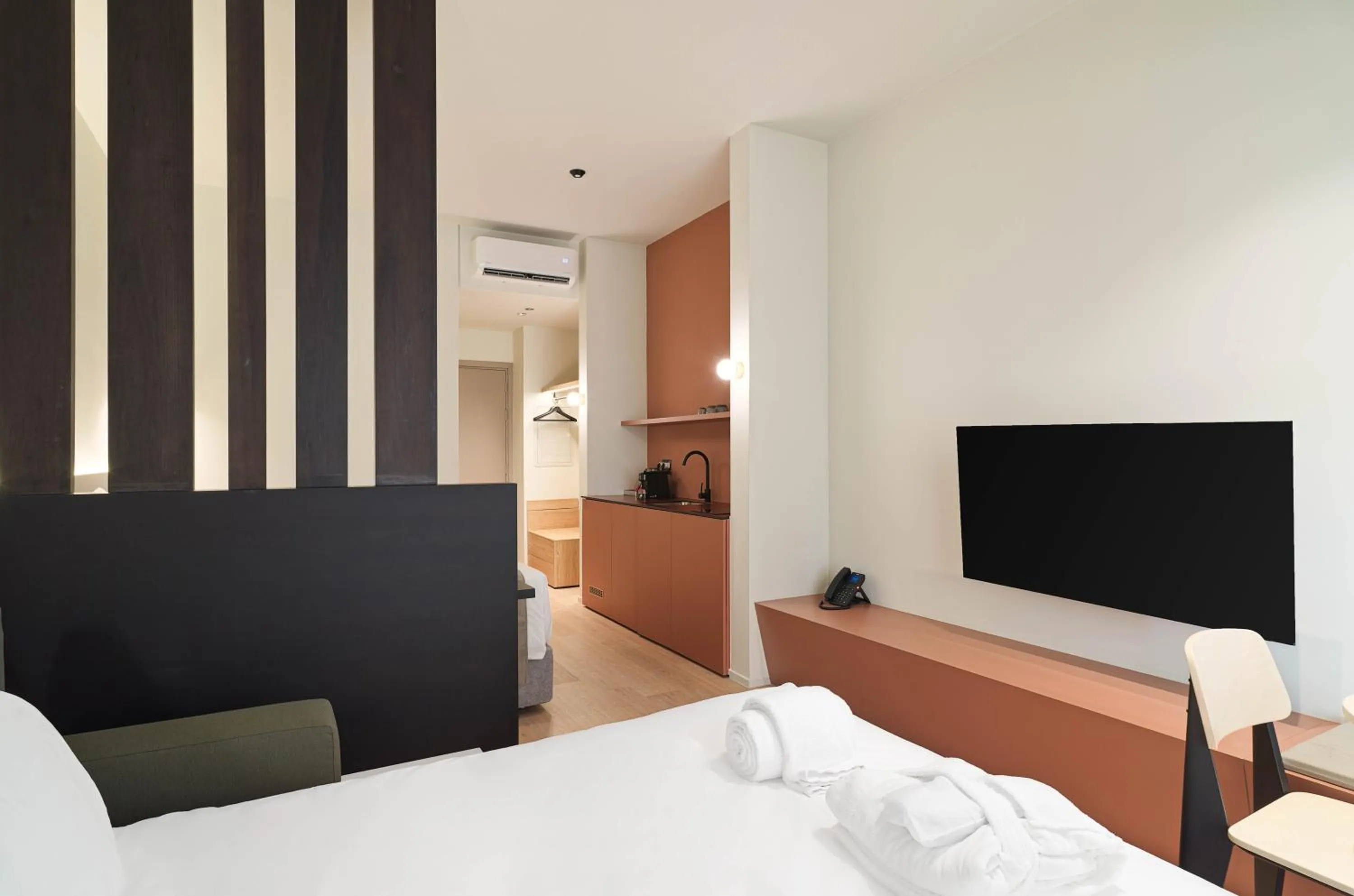 Bedroom, Bed in Alinea Diono Historic Center