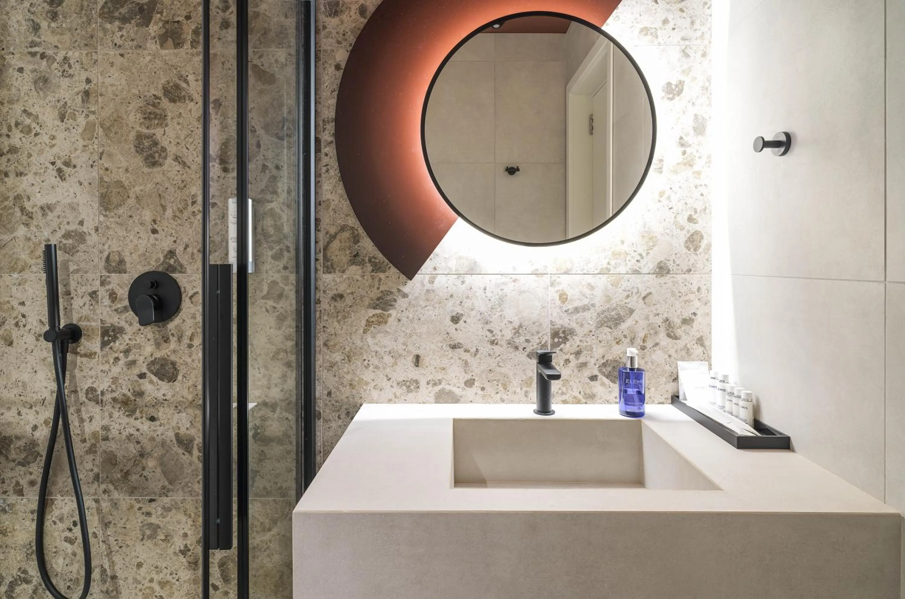 Shower in Alinea Diono Historic Center