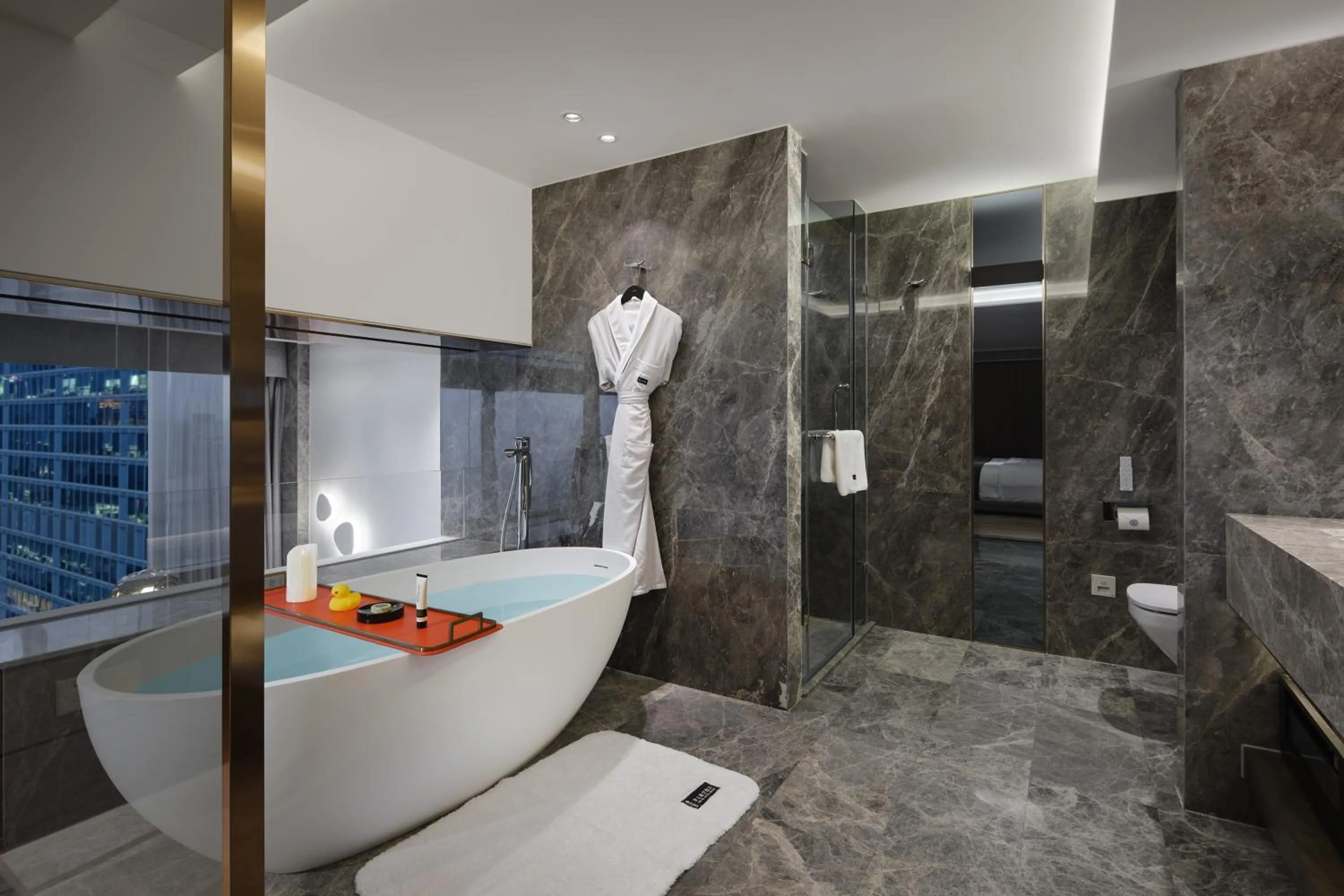 Bath in ISEYA Serviced Apart-ment Chengdu Taikoo Li Flagship