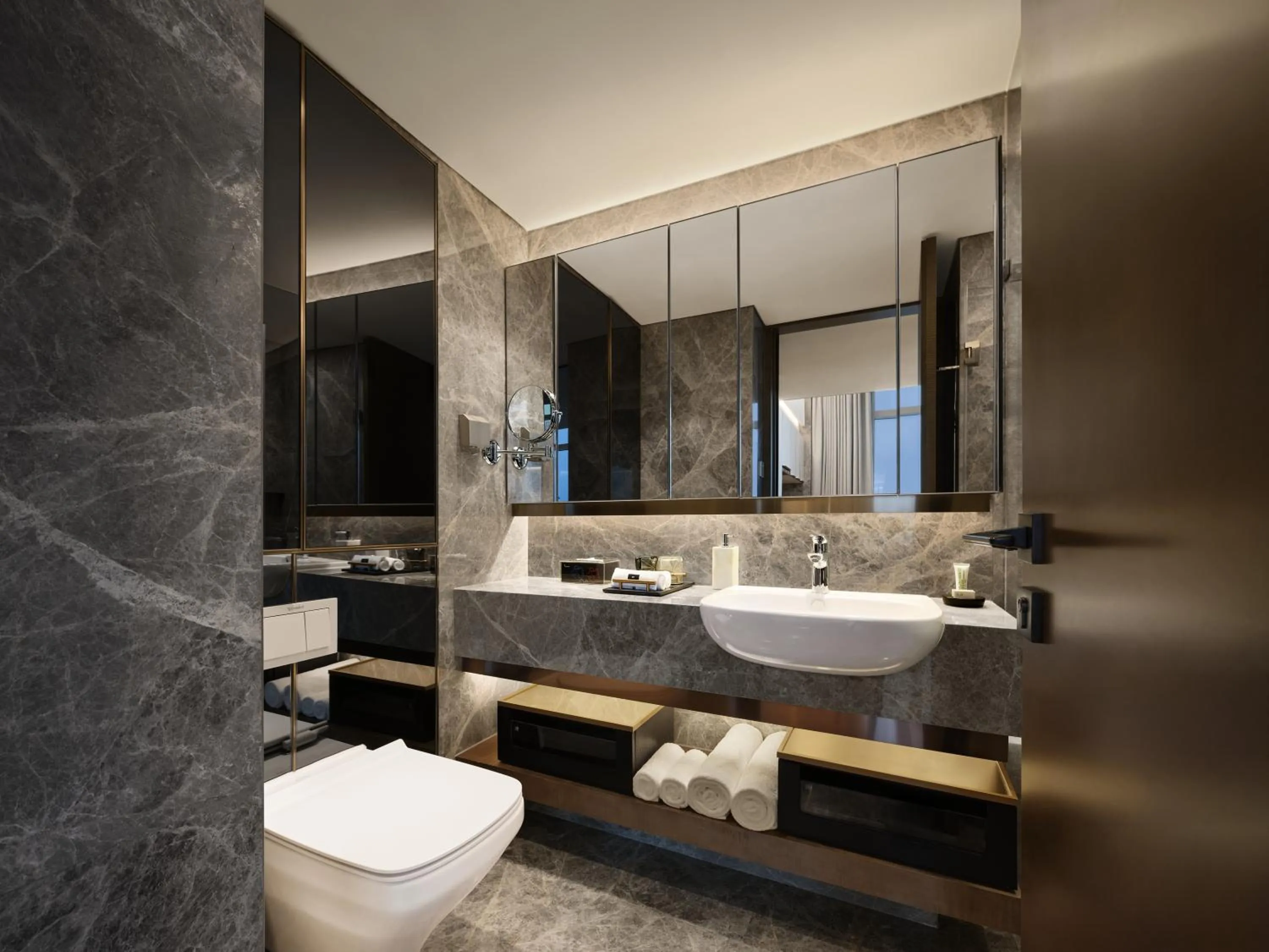 Toilet in ISEYA Serviced Apart-ment Chengdu Taikoo Li Flagship