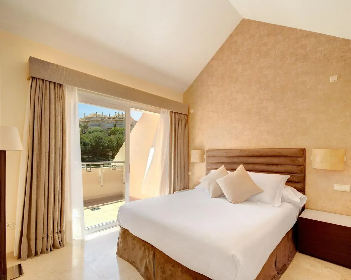 One-Bedroom Suite in Elviria Hills Living One-Bedroom Suite in Elviria Hills Living