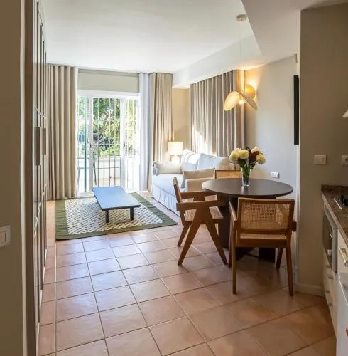 Elviria Hills Living