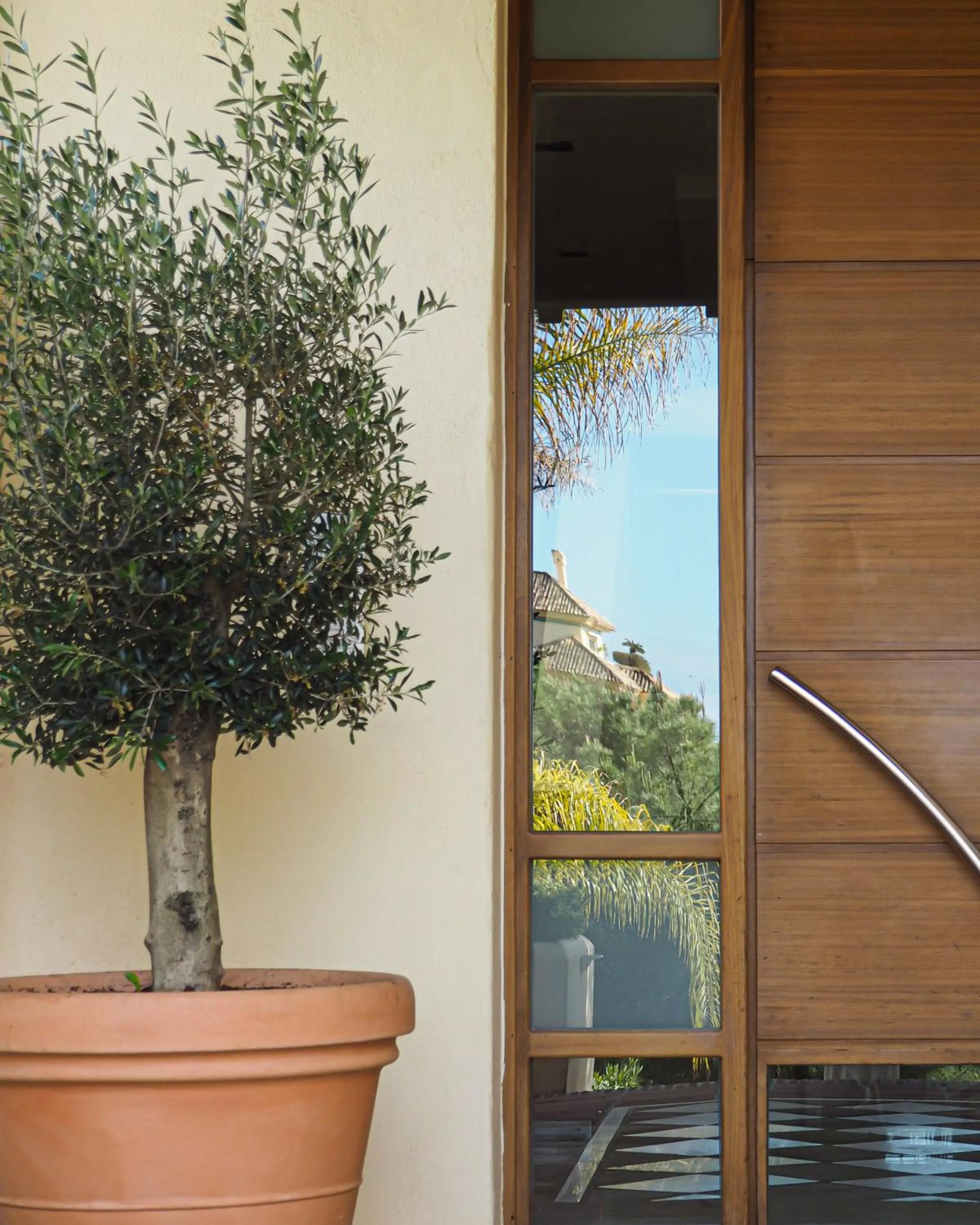 Facade/entrance in Elviria Hills Living