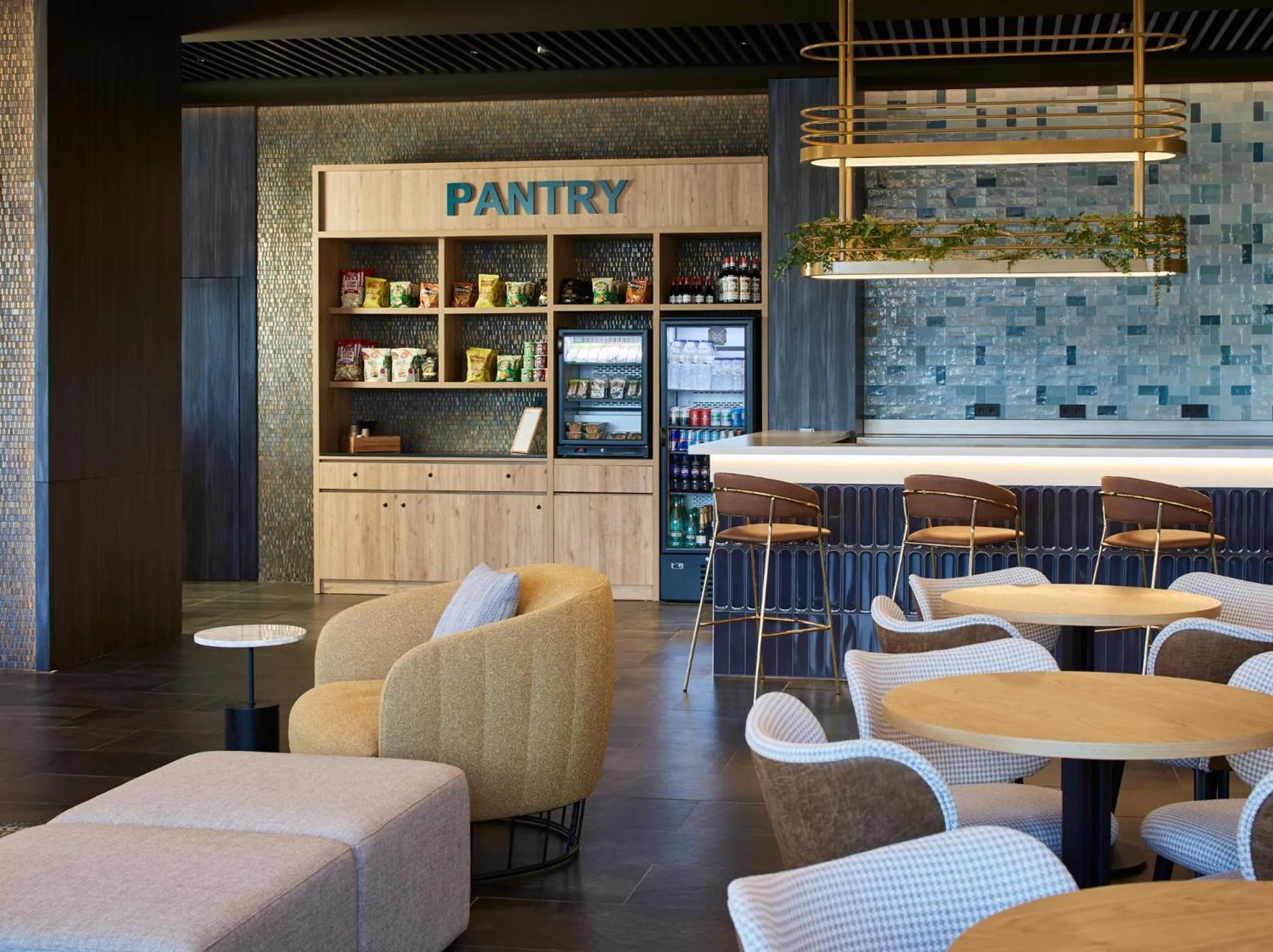 Lounge or bar in Four Points by Sheraton Barcelona Airport