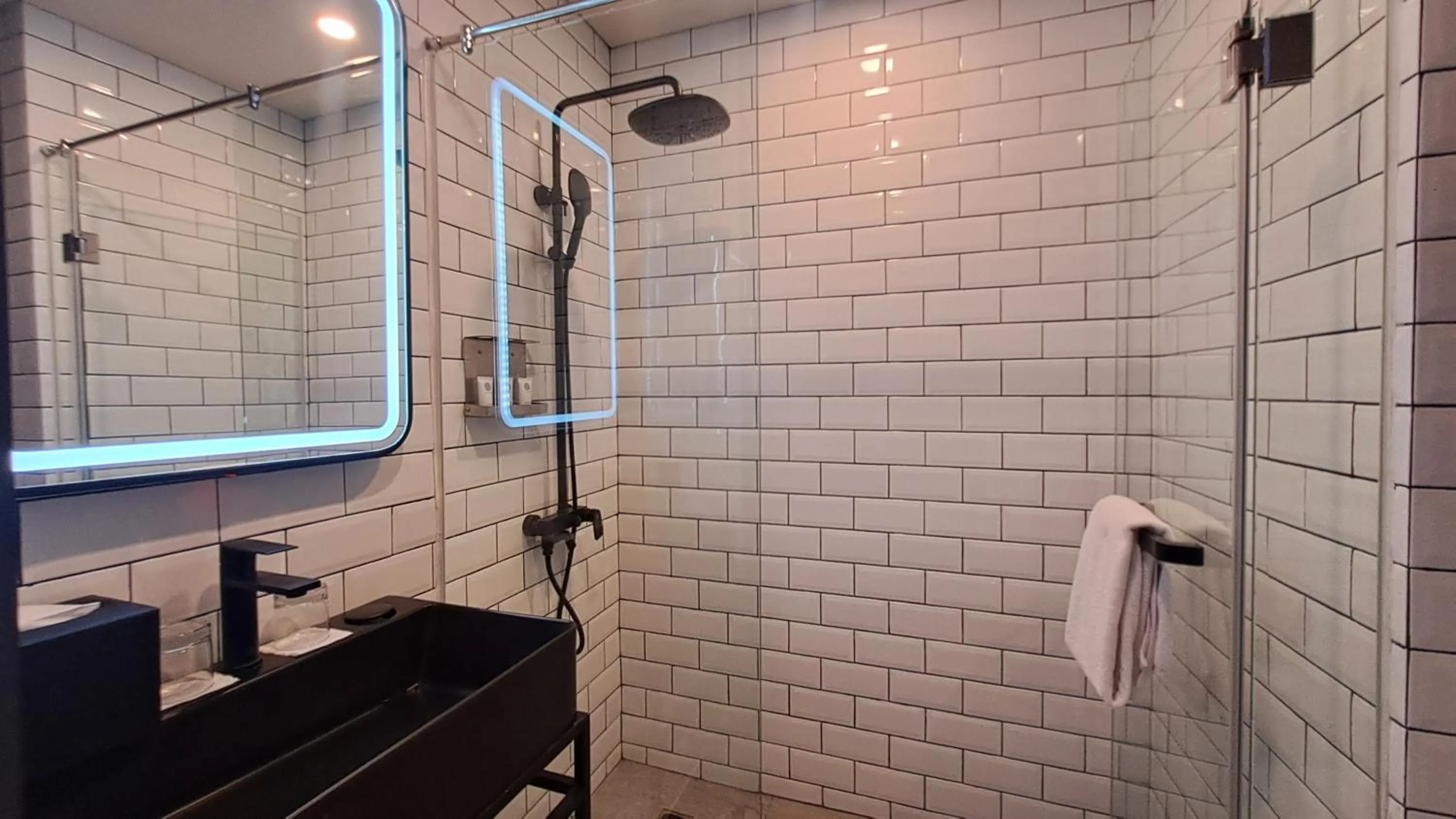 Bathroom in Moxy Solo