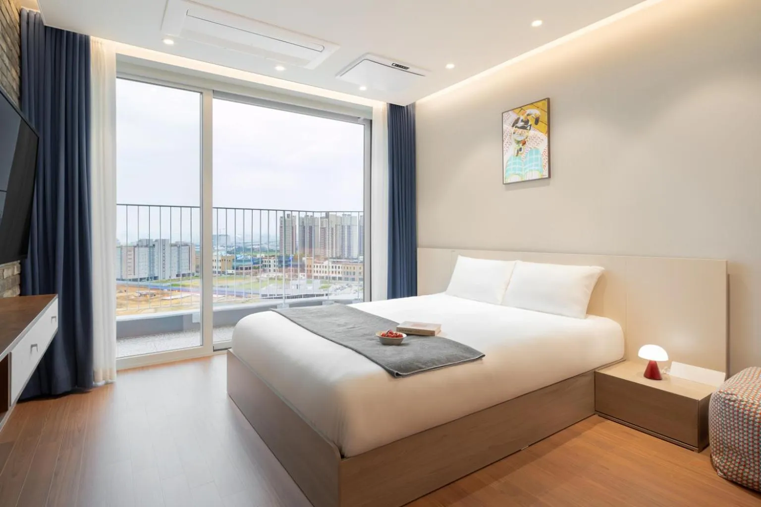Photo of the whole room, Bed in Urbanstay Siheung Geobukseom