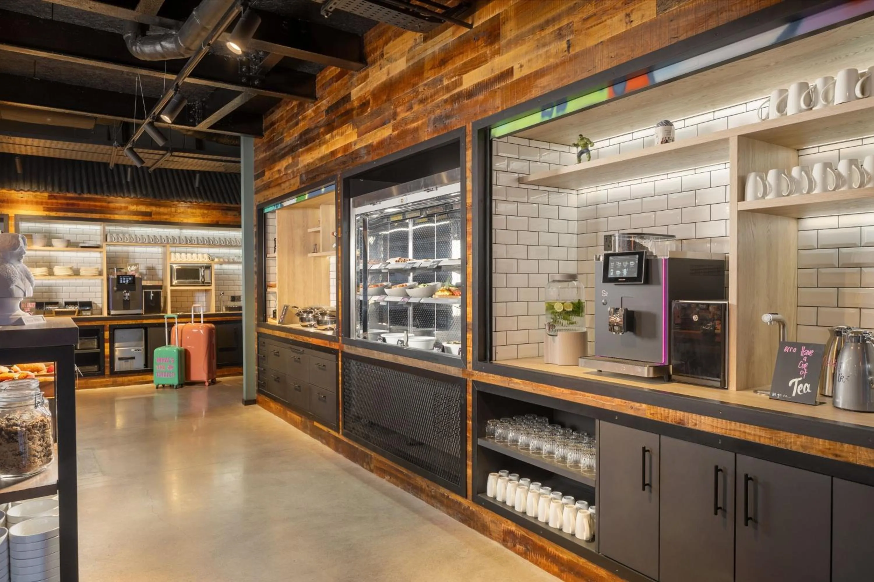 Restaurant/places to eat in Moxy Cork