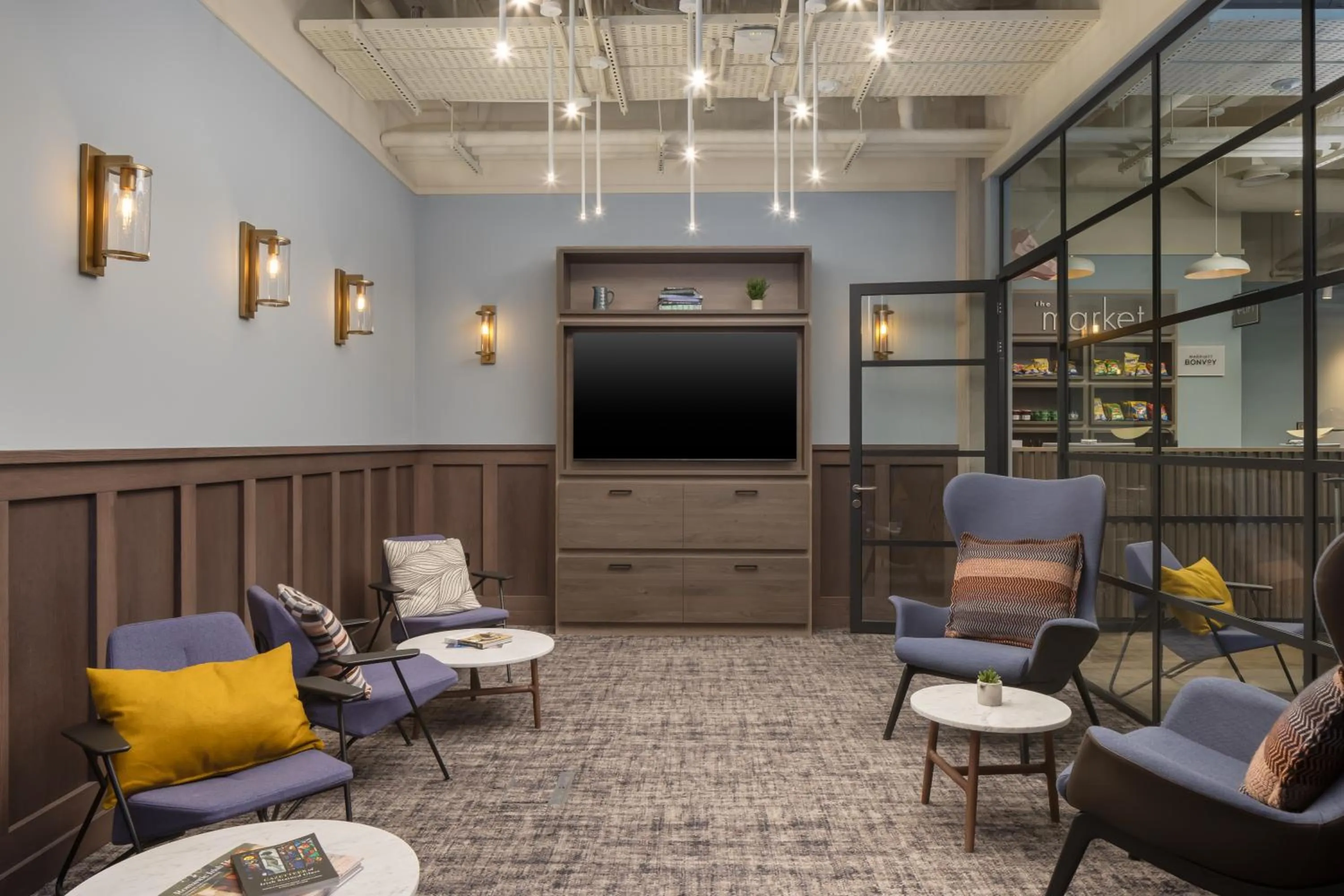 Communal lounge/ TV room in Residence Inn by Marriott Cork