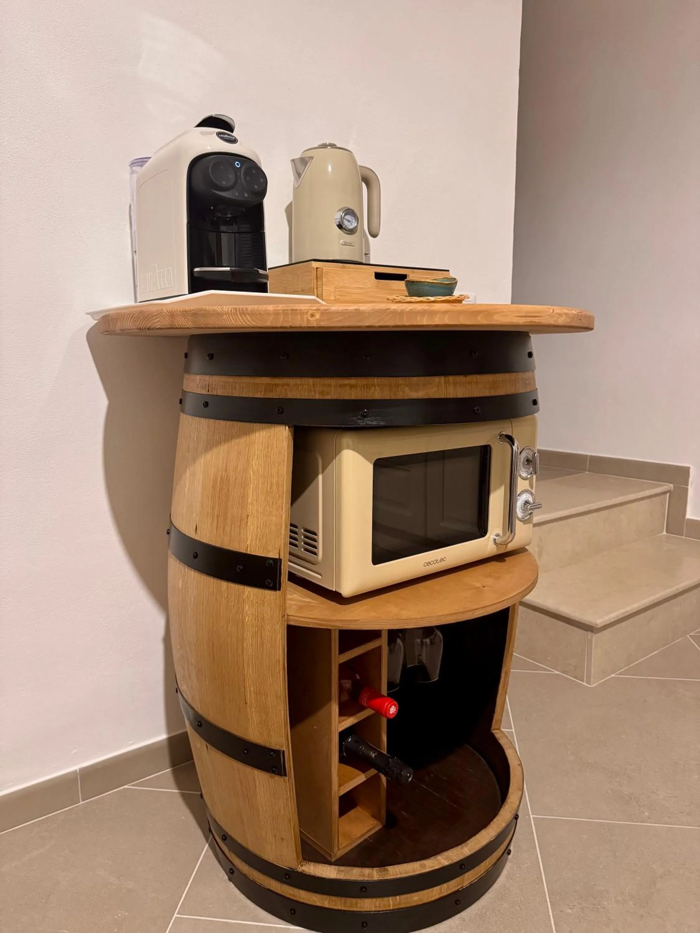 microwave in Villa La Rosa