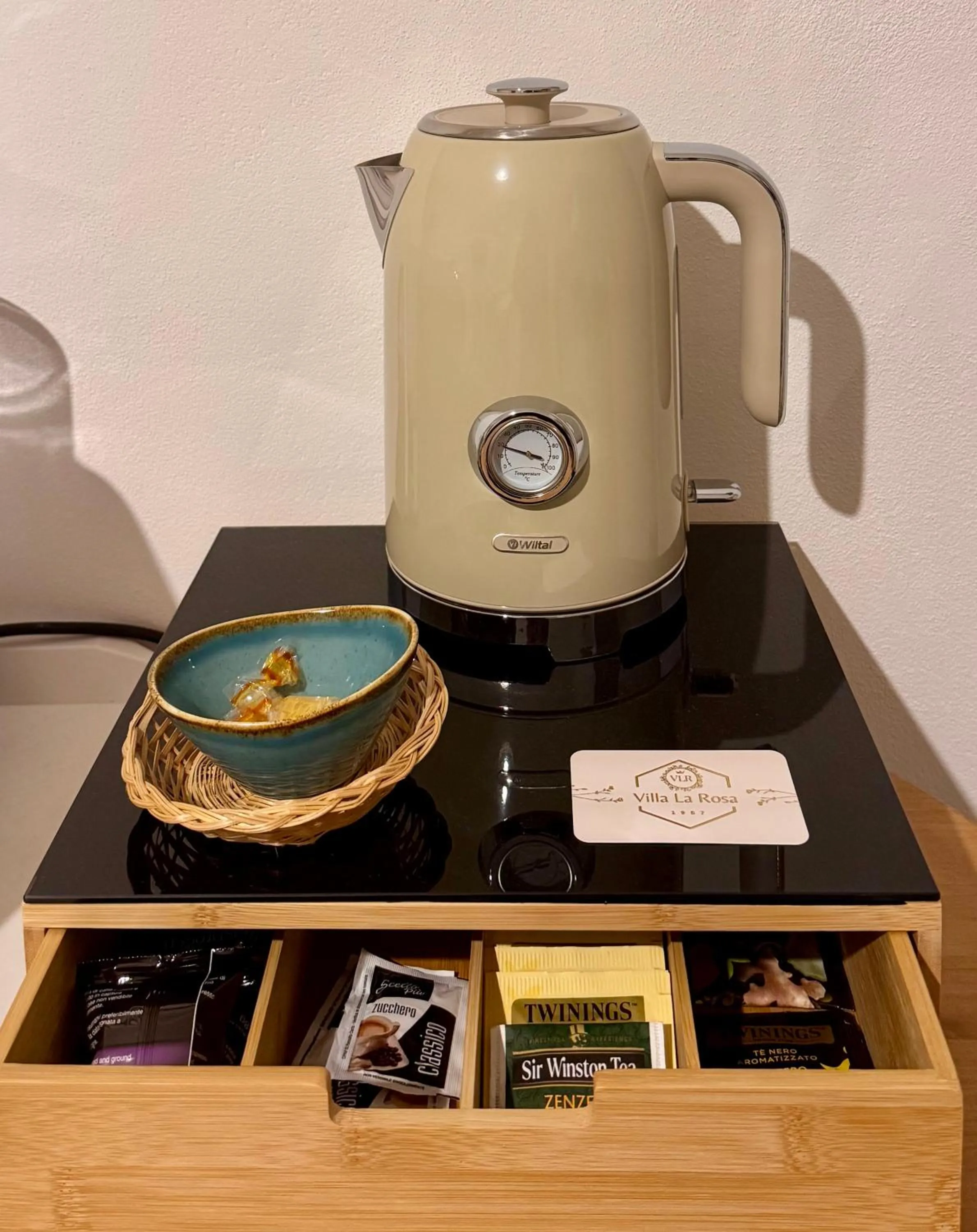 minibar in Villa La Rosa