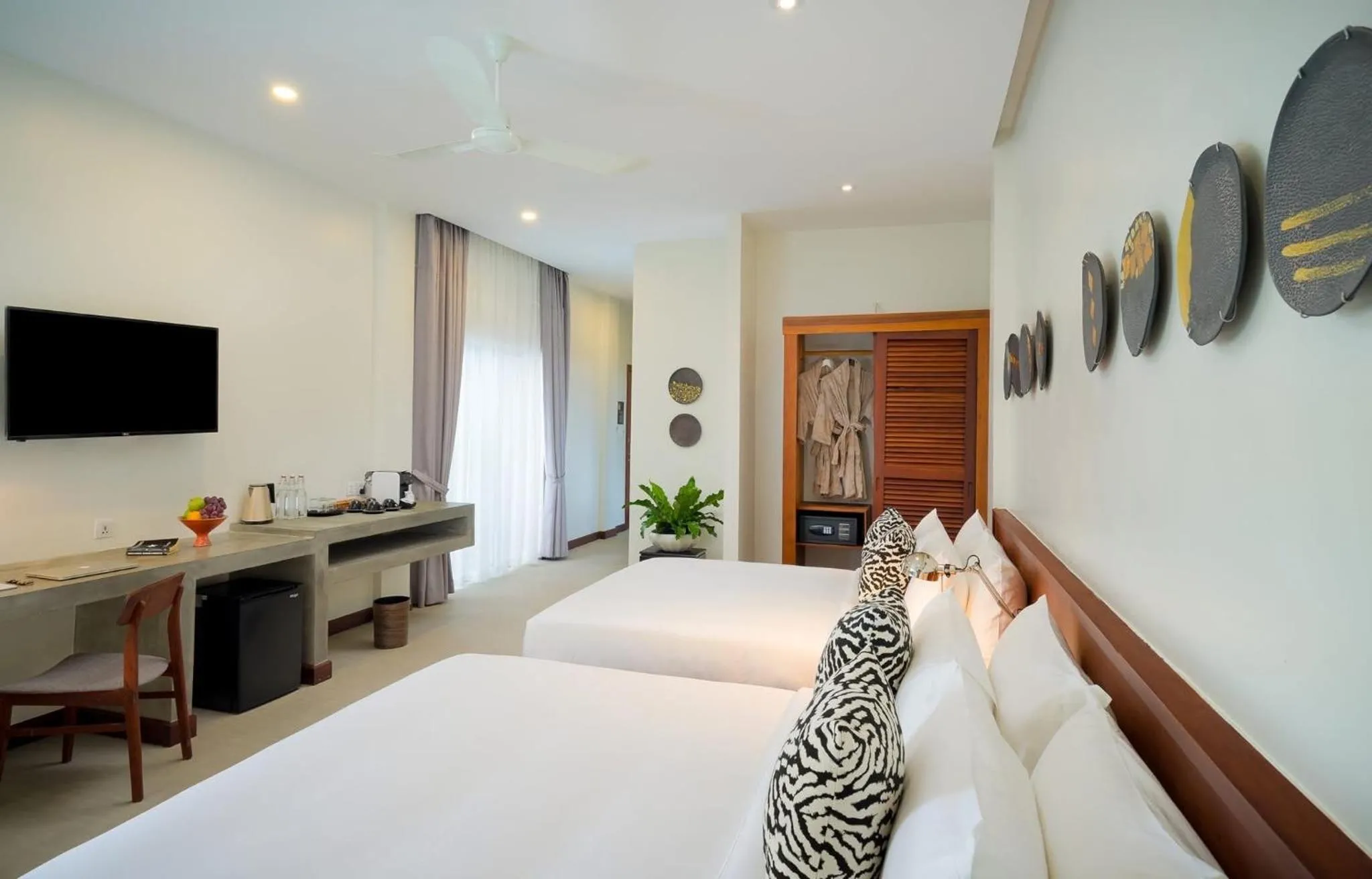 Bed in Gold Smith Residence
