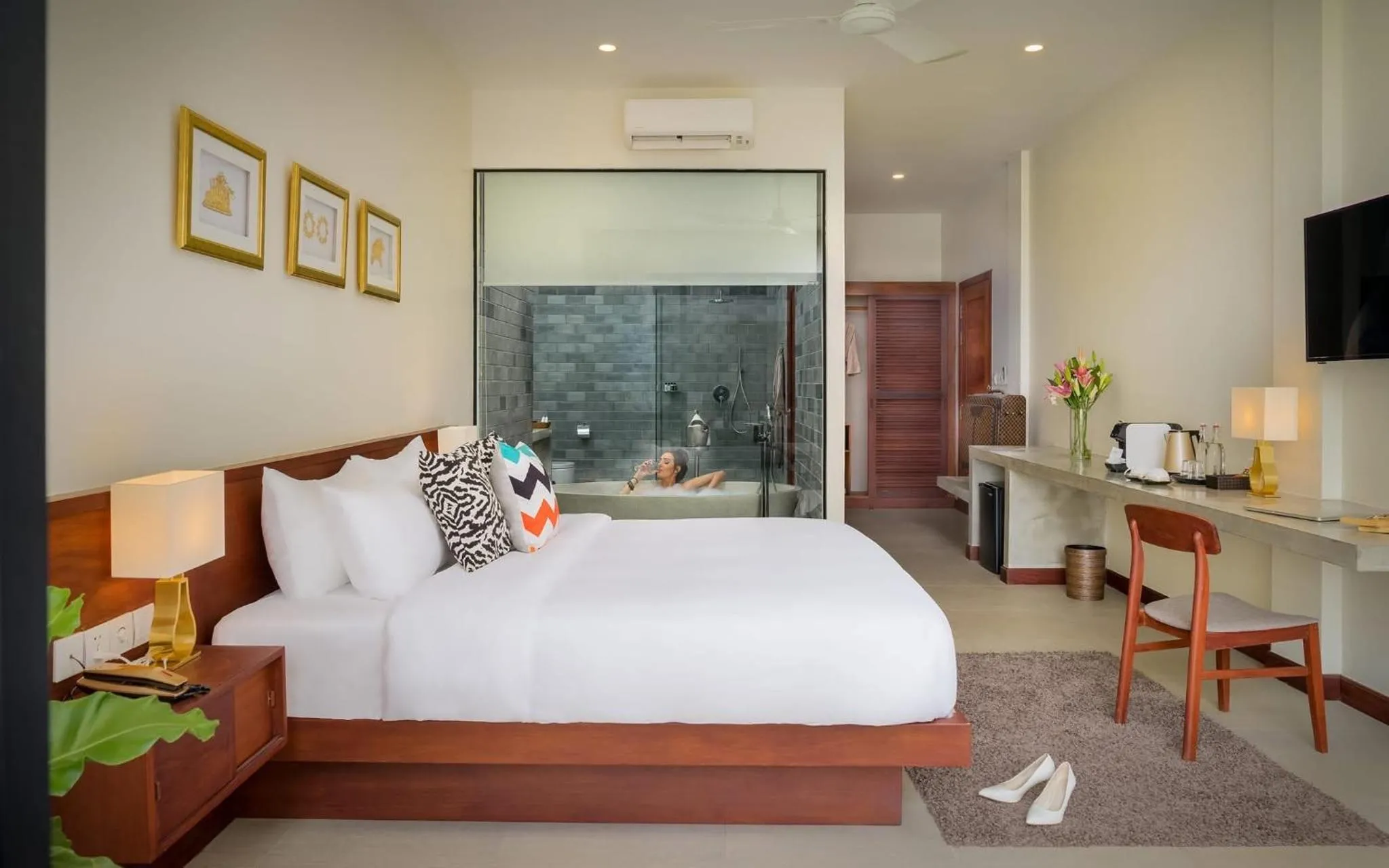 Bed in Gold Smith Residence