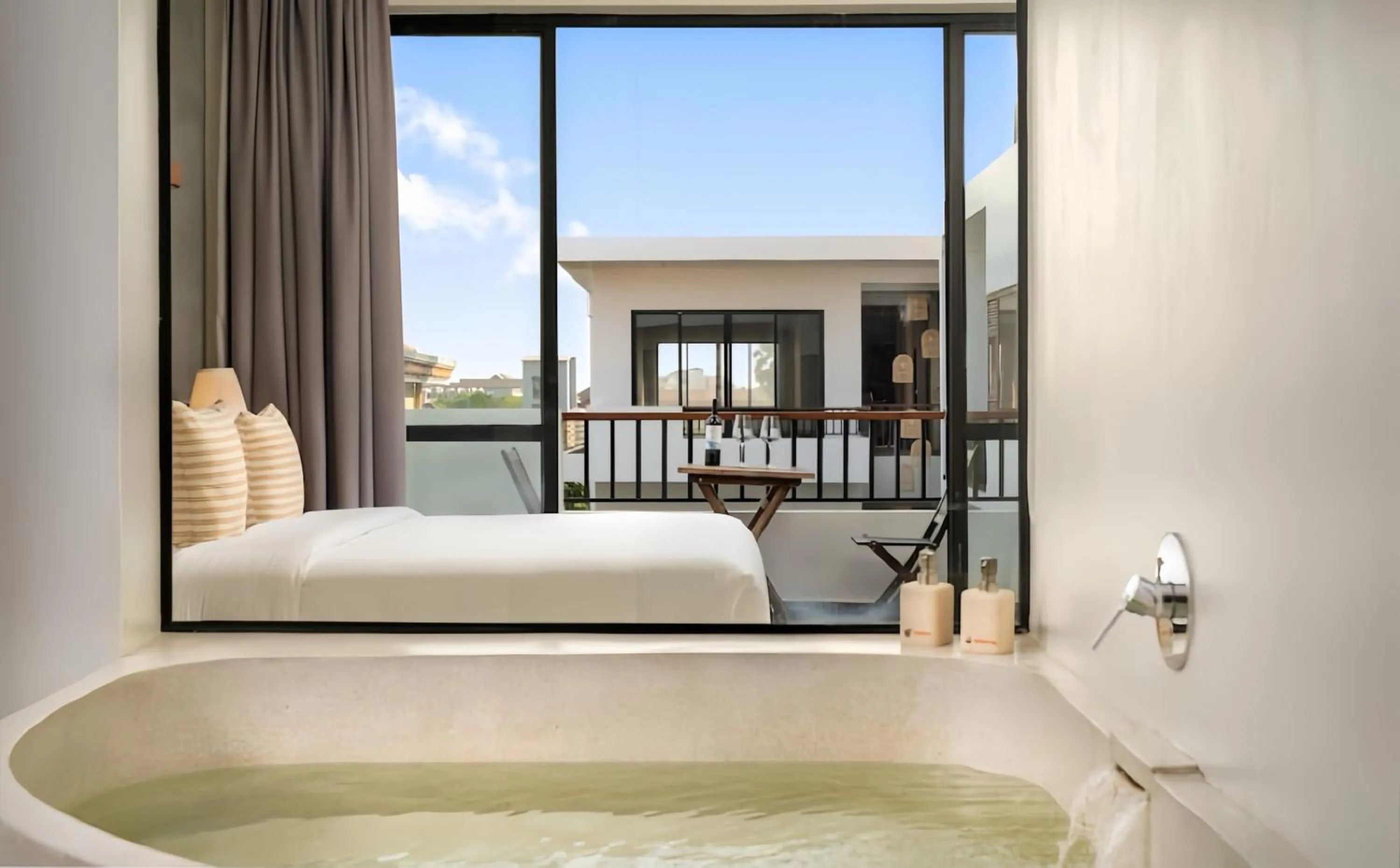 Bed in Gold Smith Residence