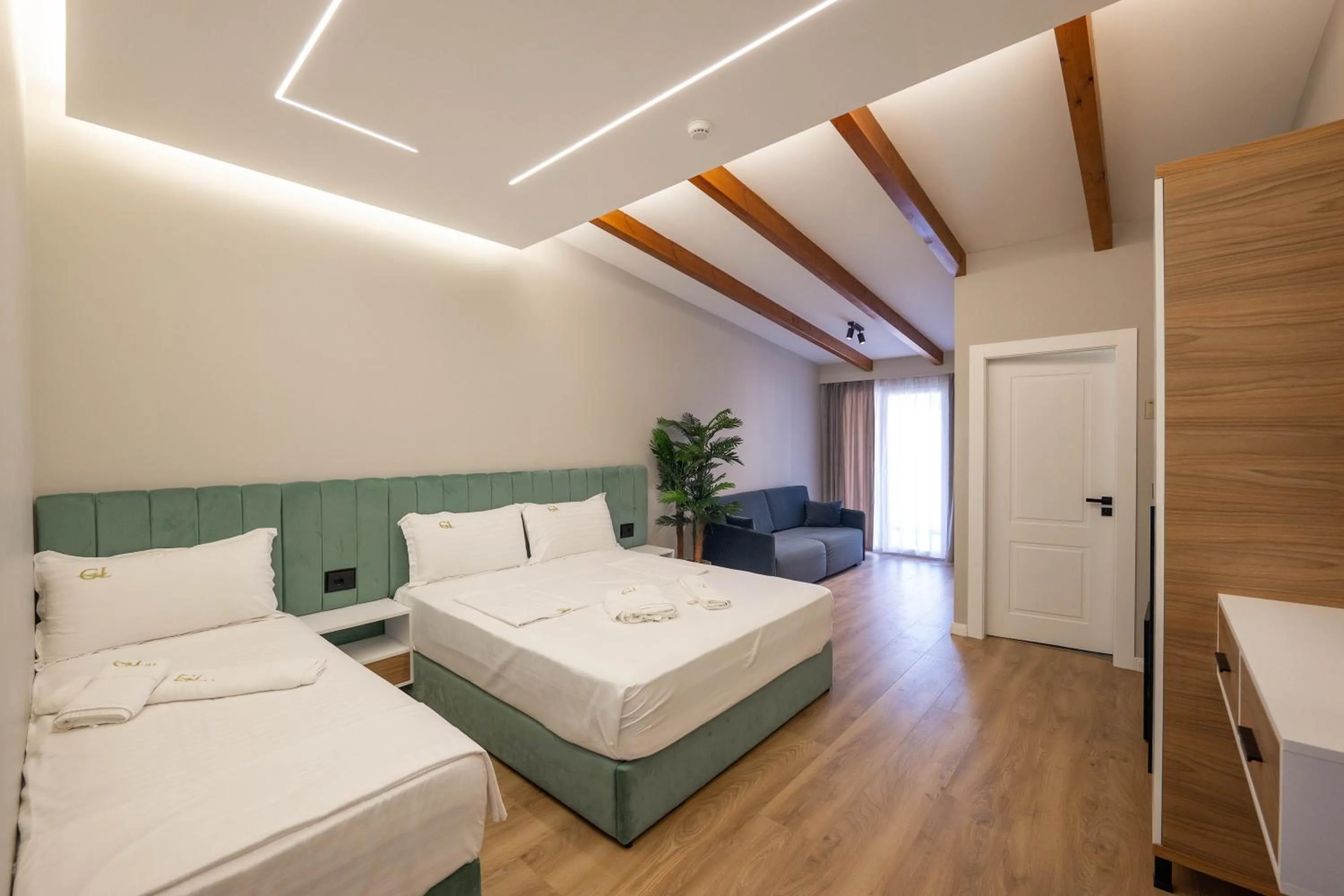 Bed in Golemi Lux Hotel