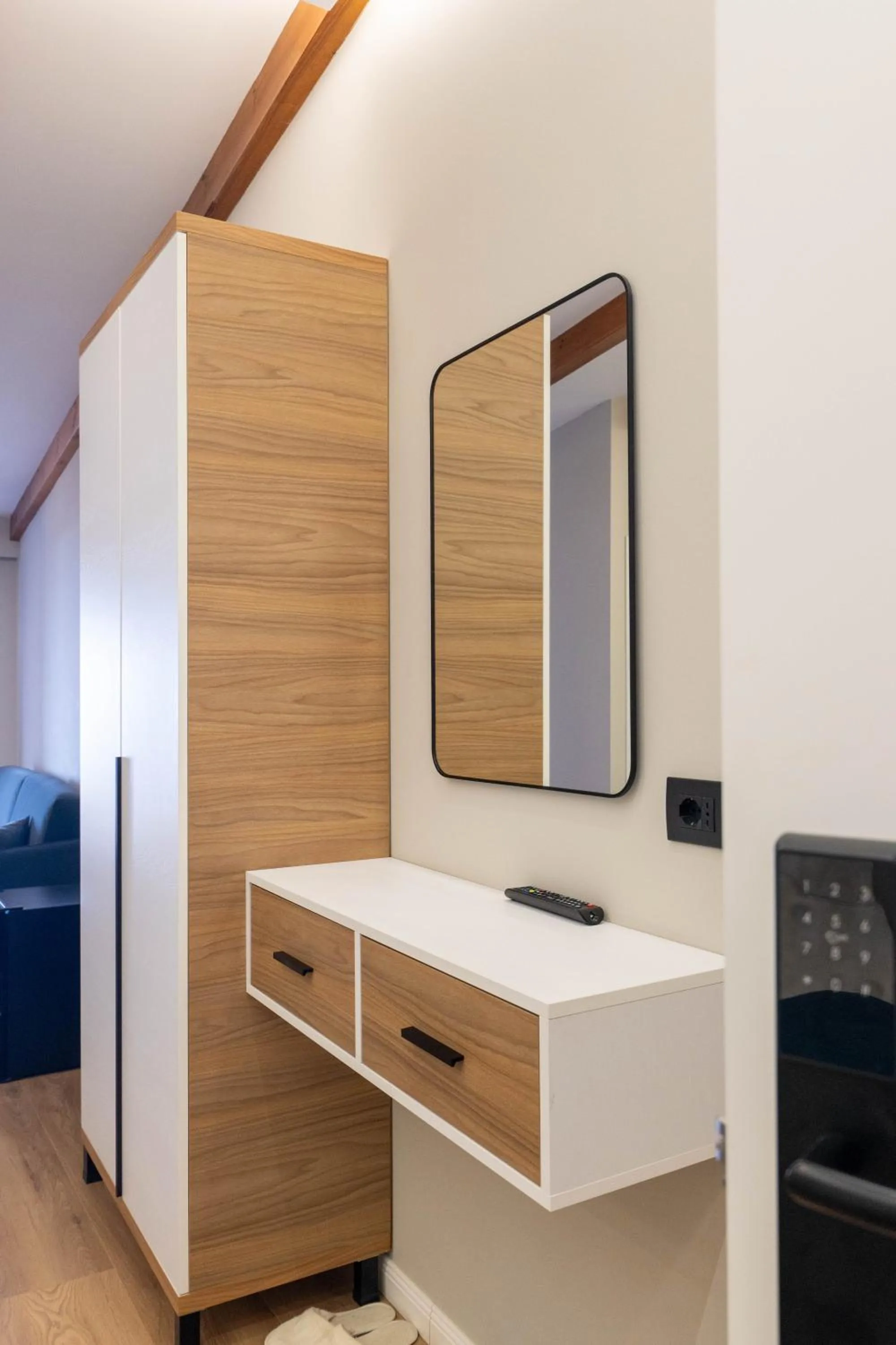 wardrobe in Golemi Lux Hotel