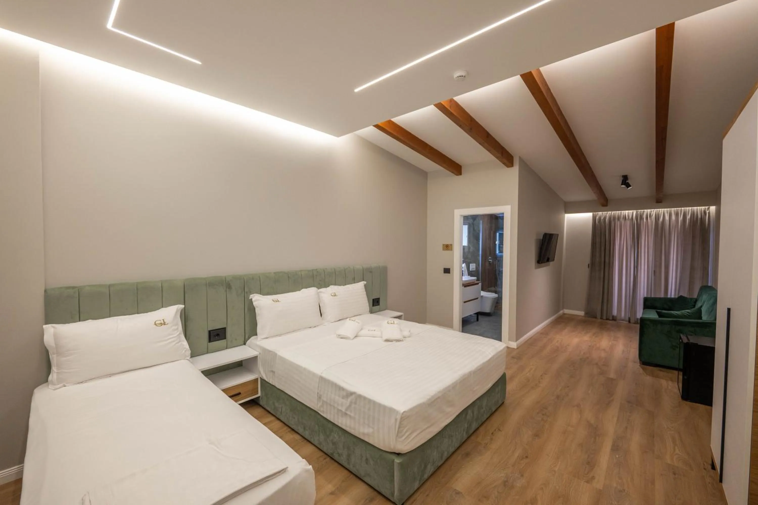 Bed in Golemi Lux Hotel