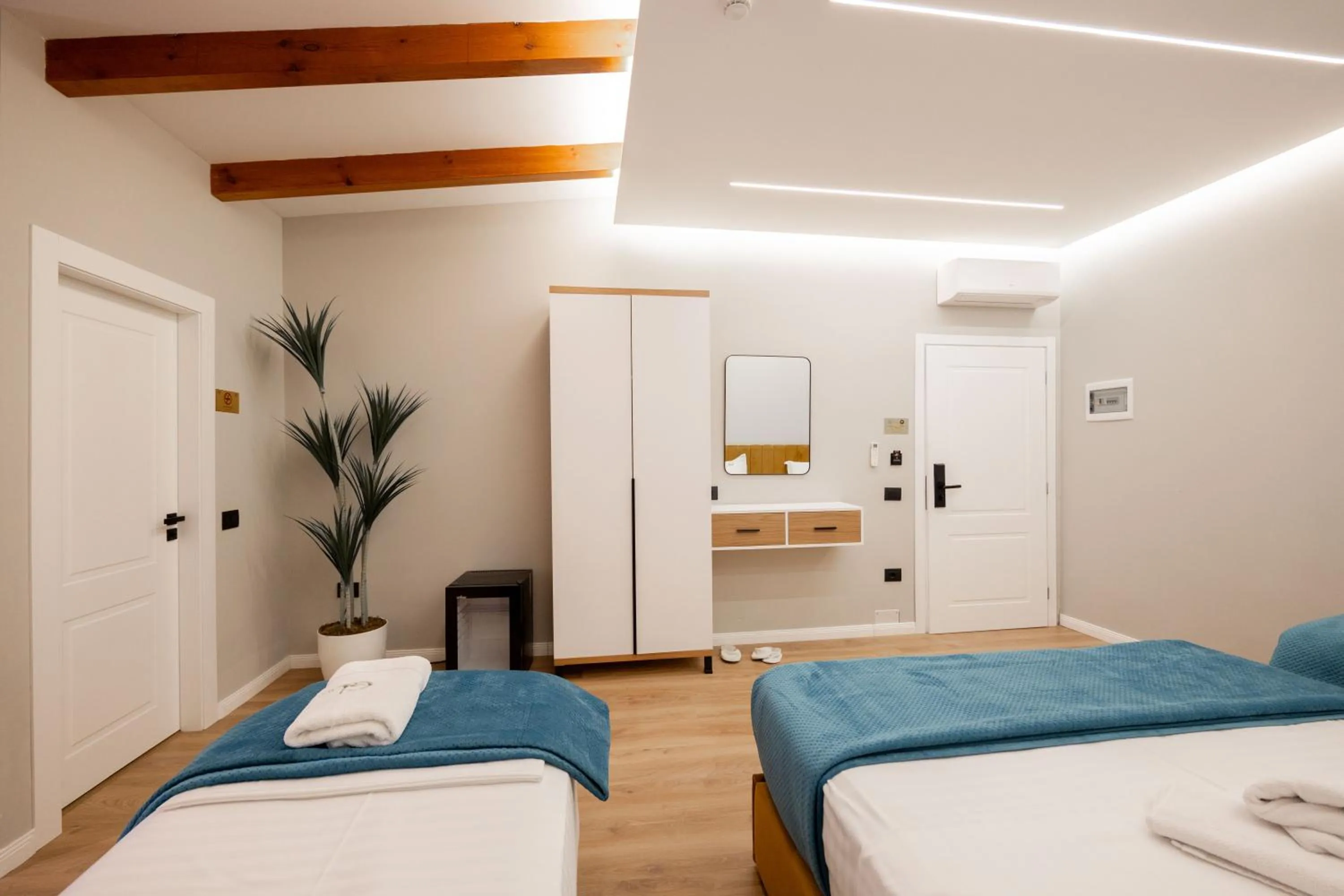 Photo of the whole room, Bed in Golemi Lux Hotel