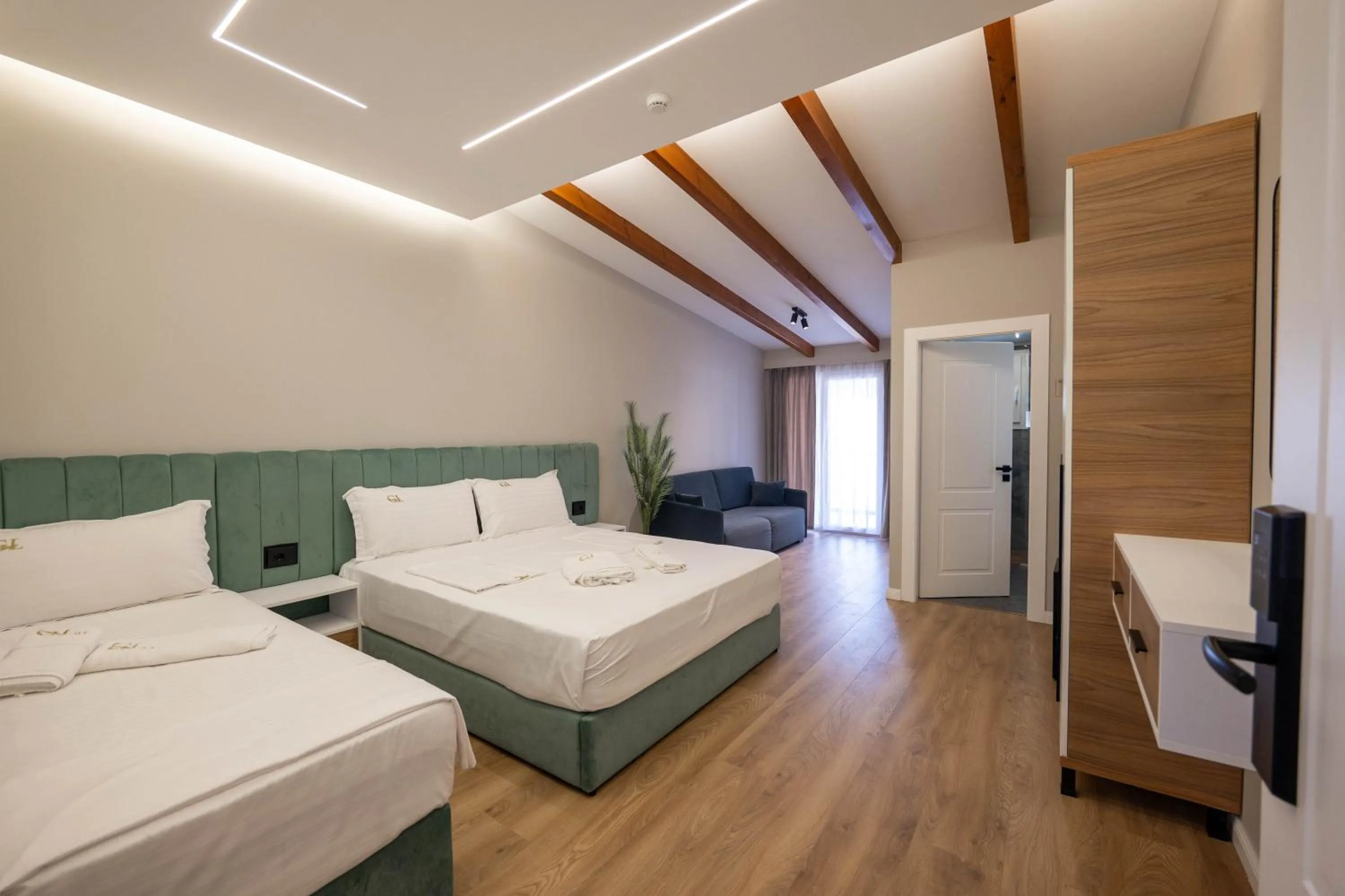 Bed in Golemi Lux Hotel