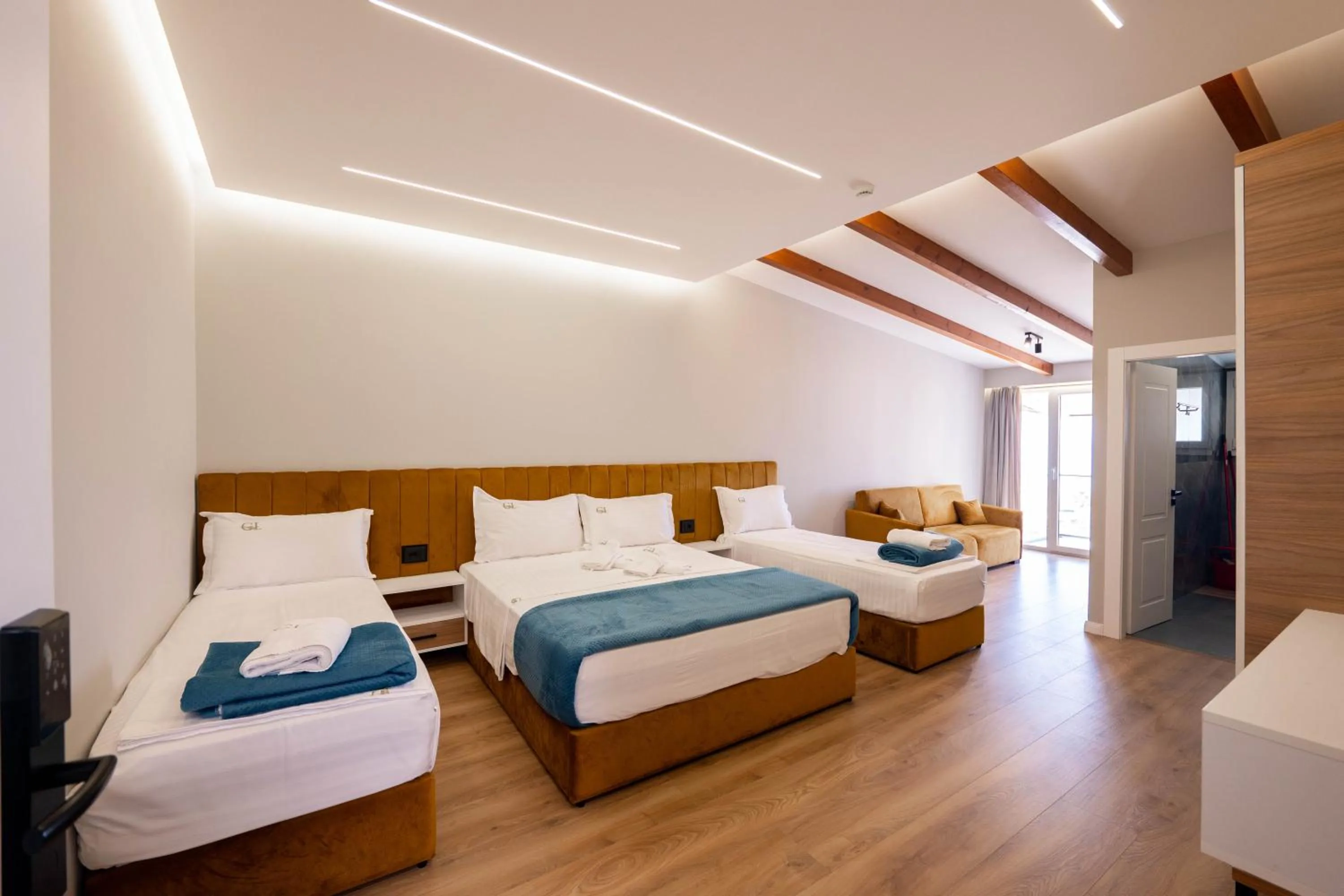 Bed in Golemi Lux Hotel