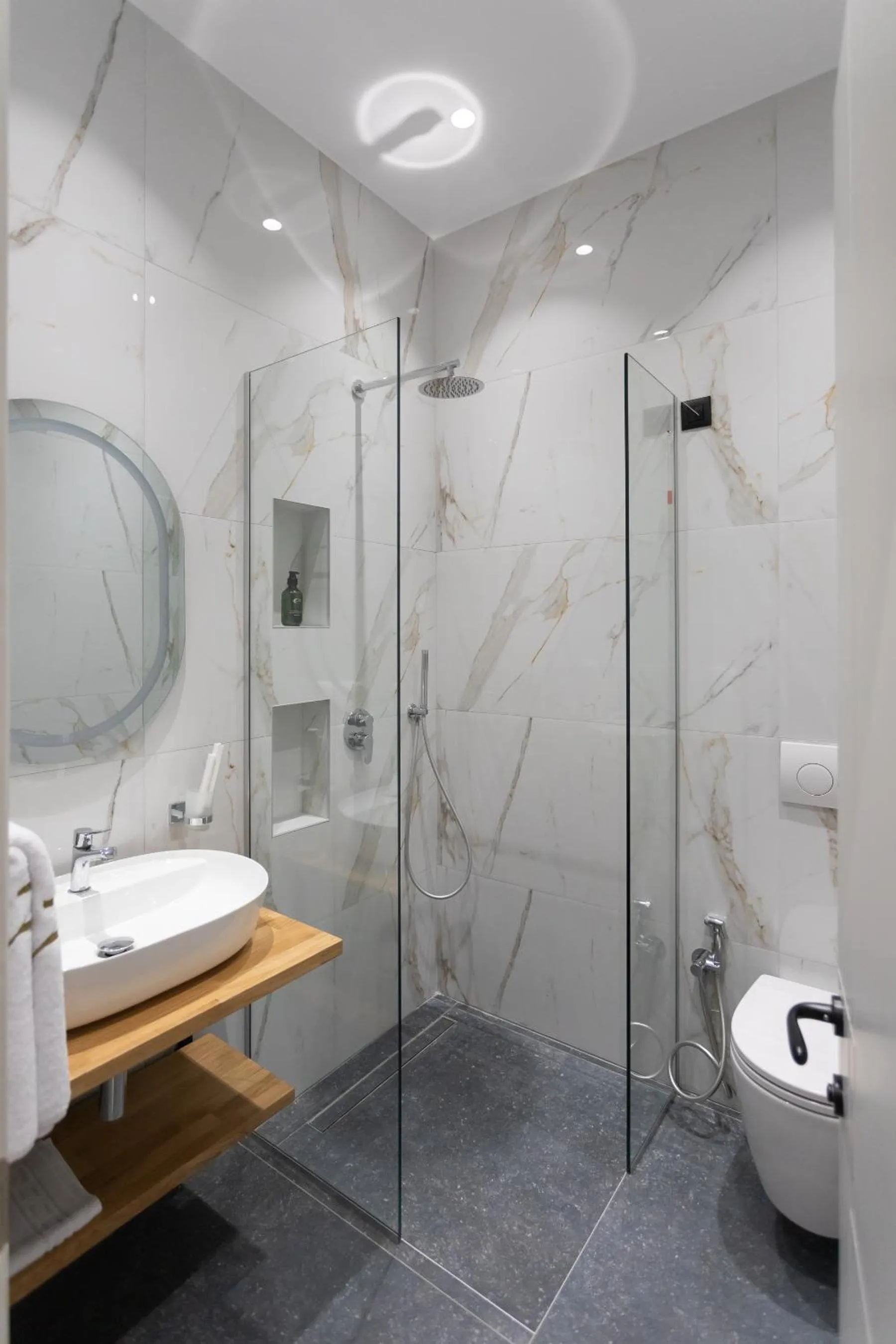 Shower in Nayel Hotel