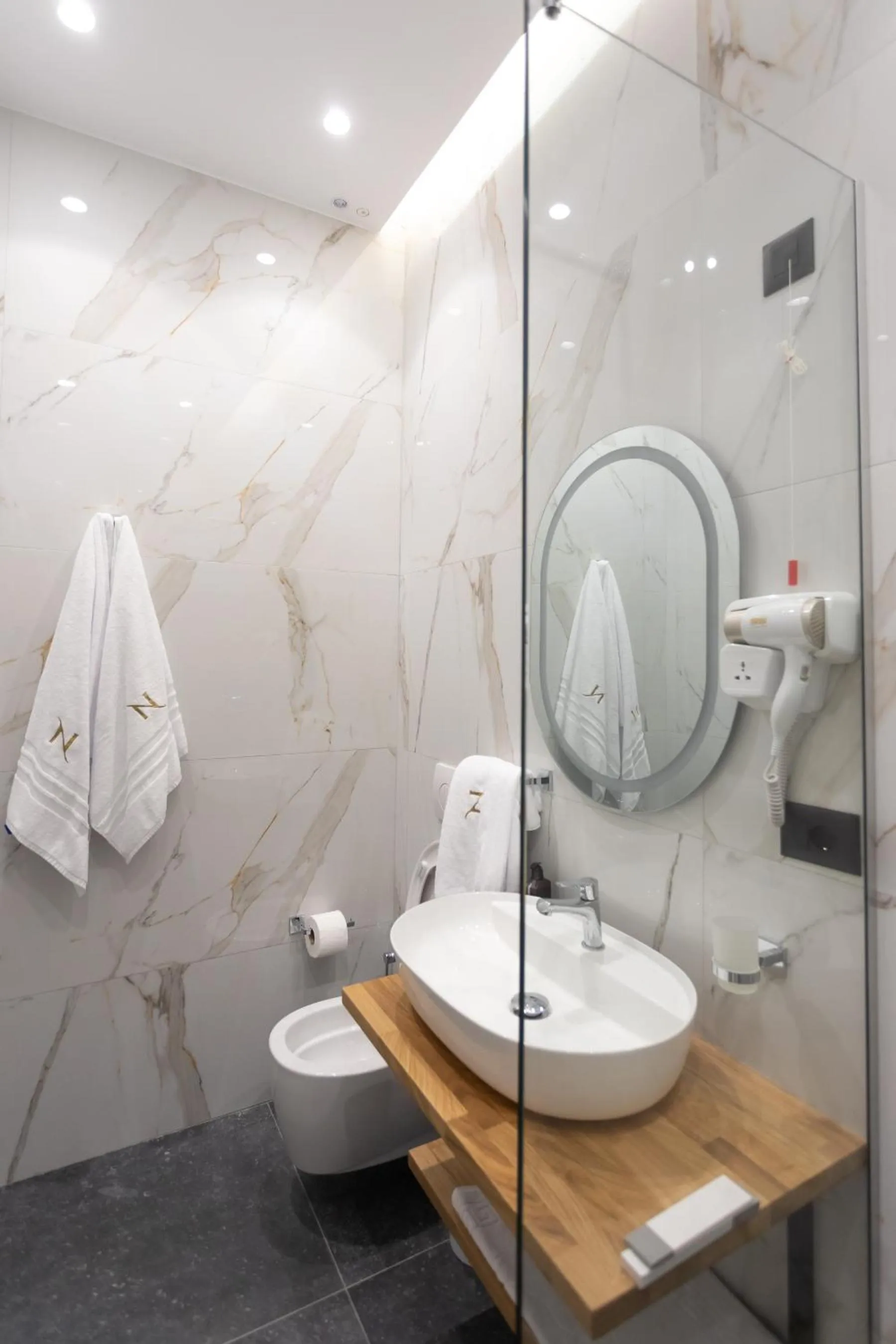 Shower in Nayel Hotel