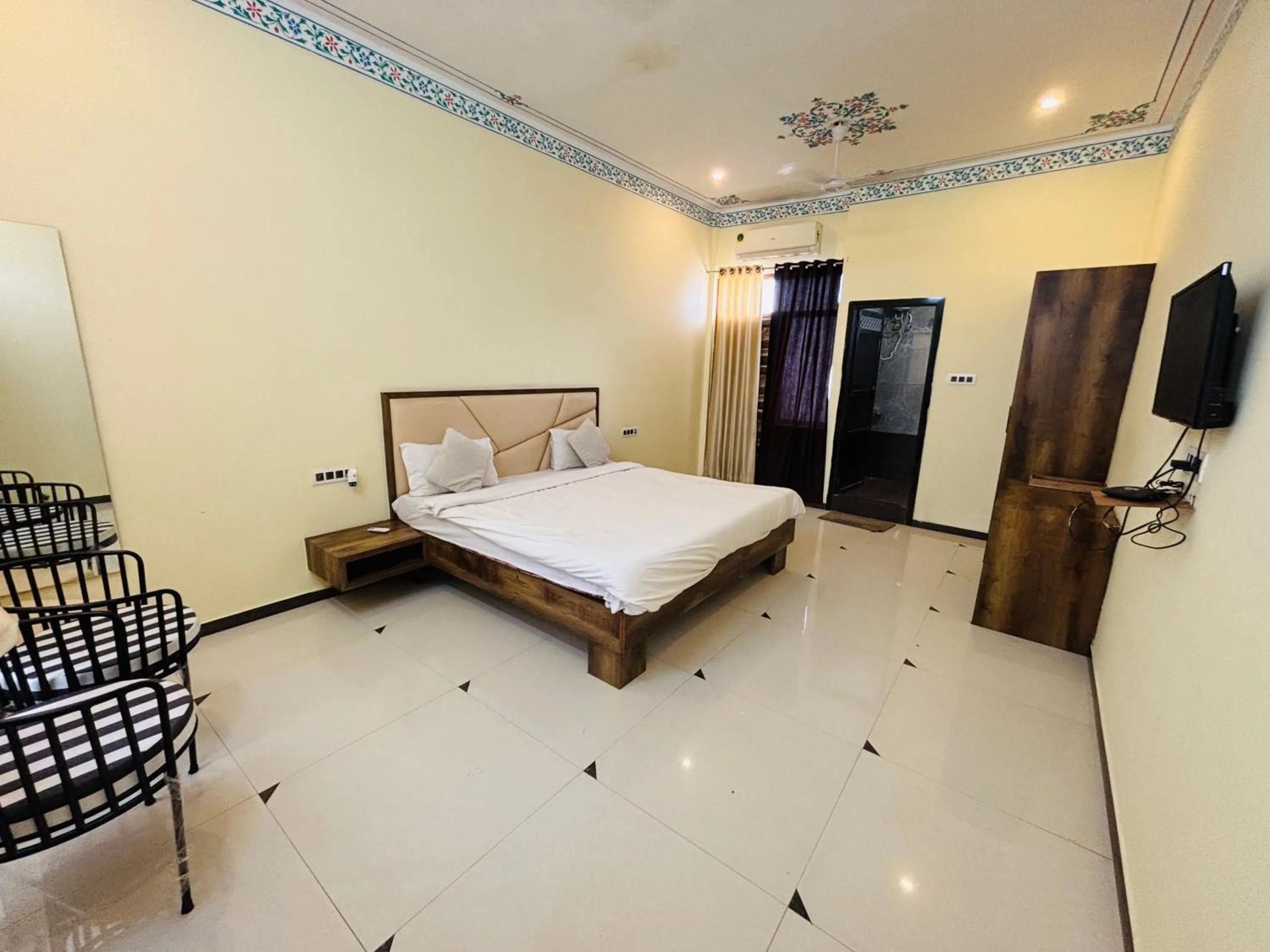 Bed in Shiv Ashray Resort