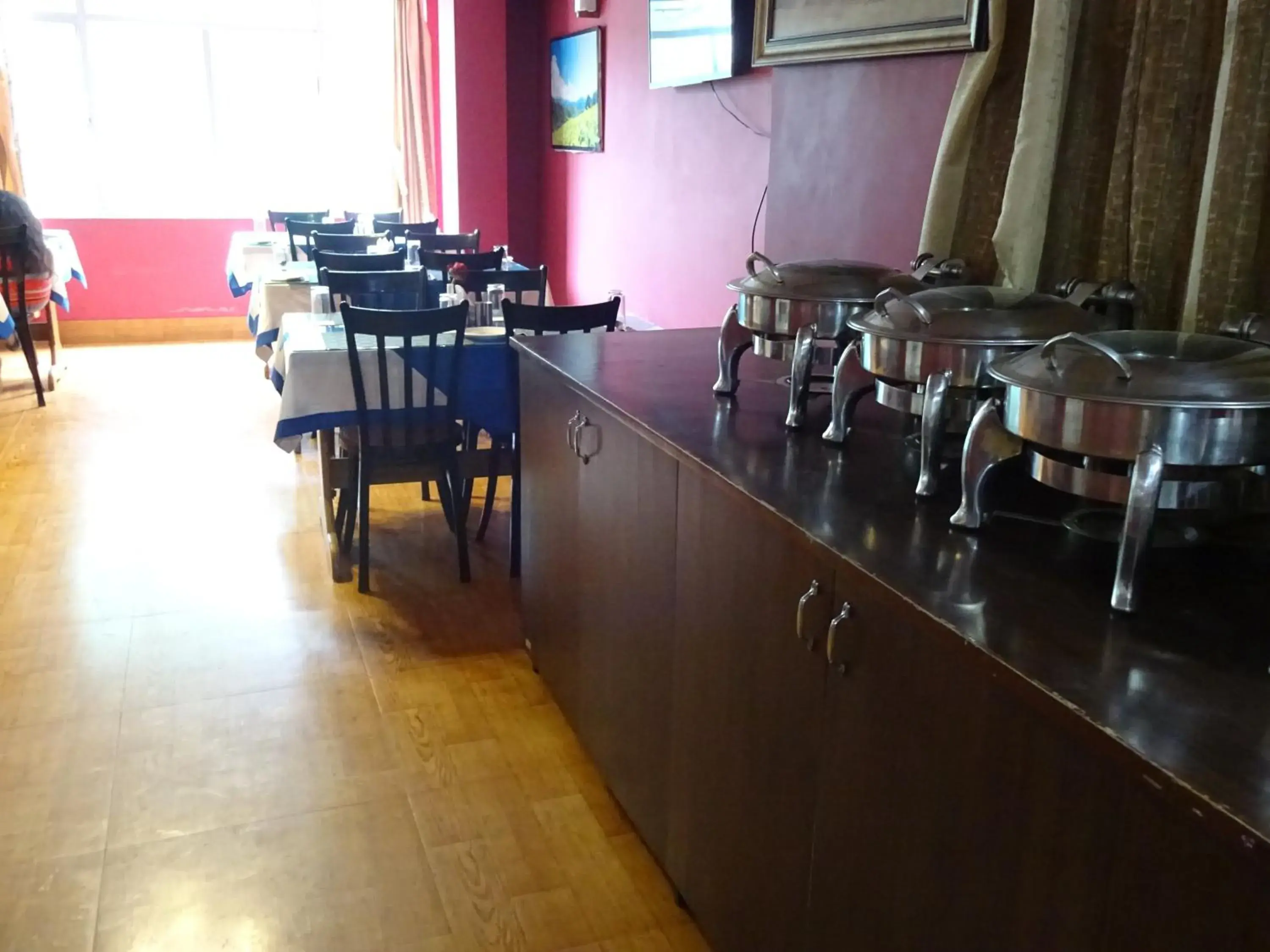 Restaurant/places to eat in Hotel White Yak Restaurant/places to eat in Hotel White Yak