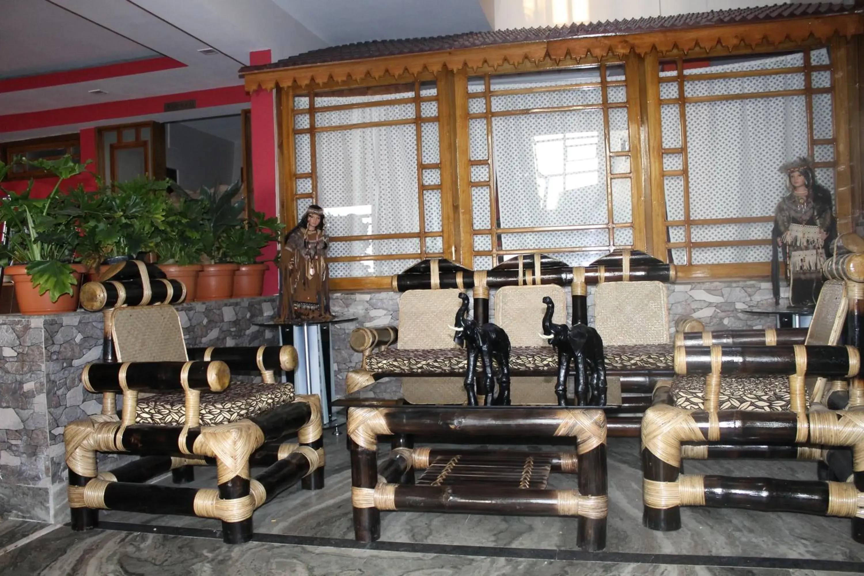 Restaurant/places to eat in Hotel White Yak Restaurant/places to eat in Hotel White Yak