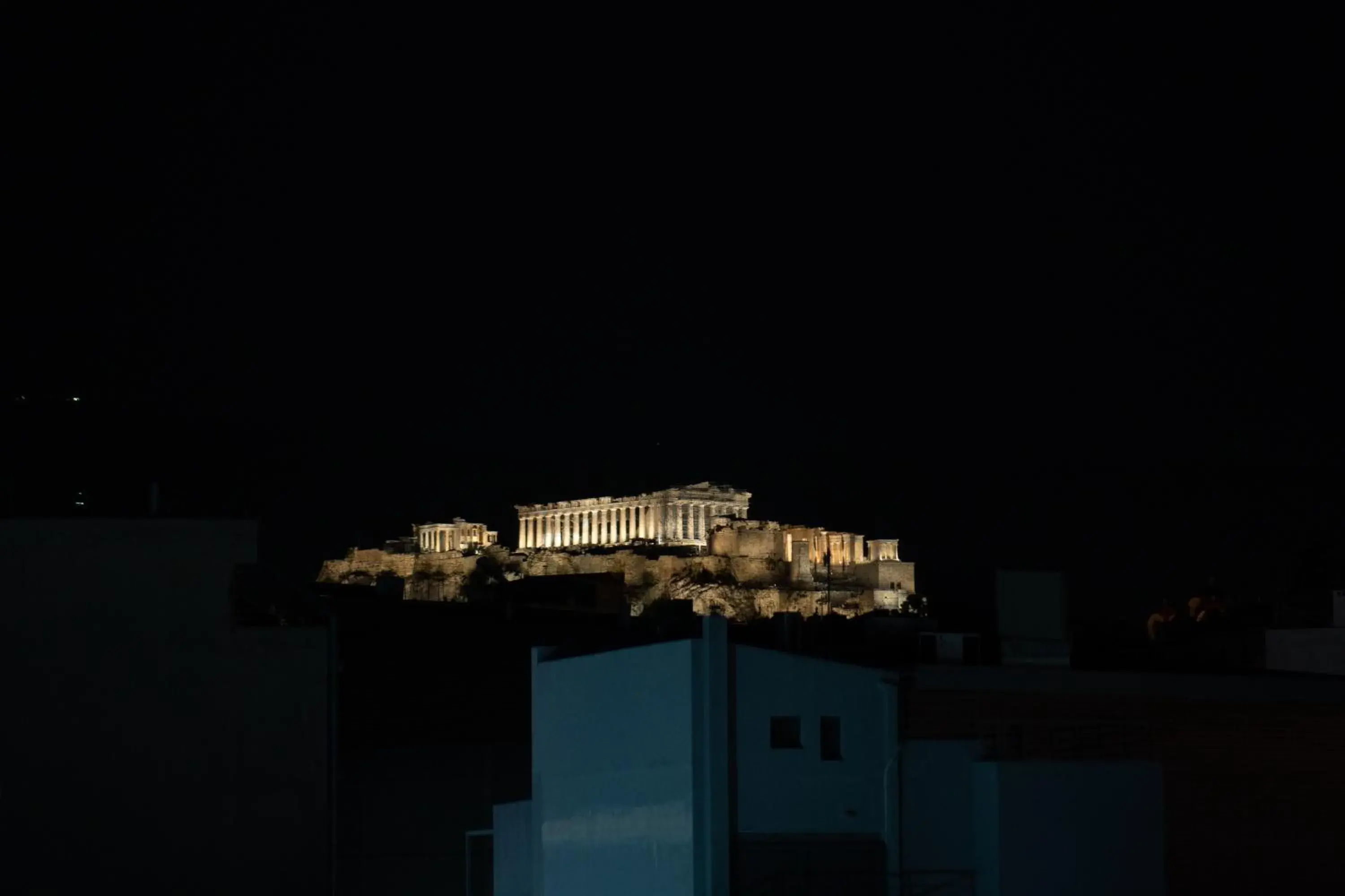 Three-Apartment Building with Rooftop access - Acropolis View Three-Apartment Building with Rooftop access - Acropolis View