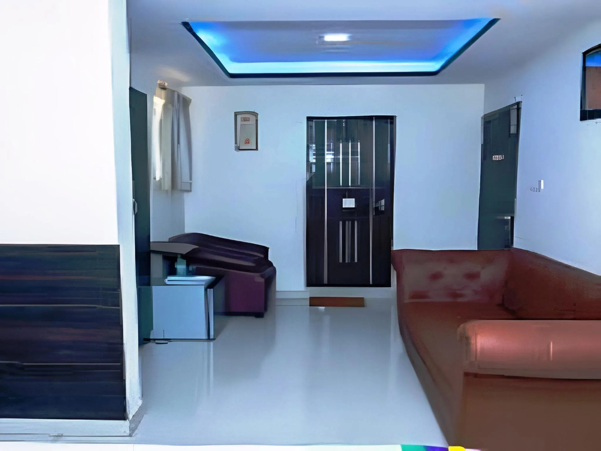 Seating area in Palani Andavar