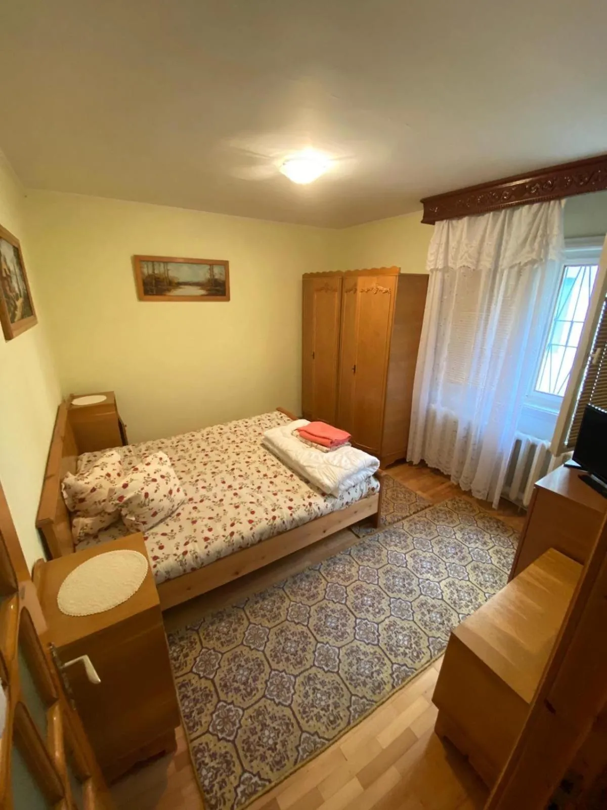 Bed in Apartament Slanic Moldova