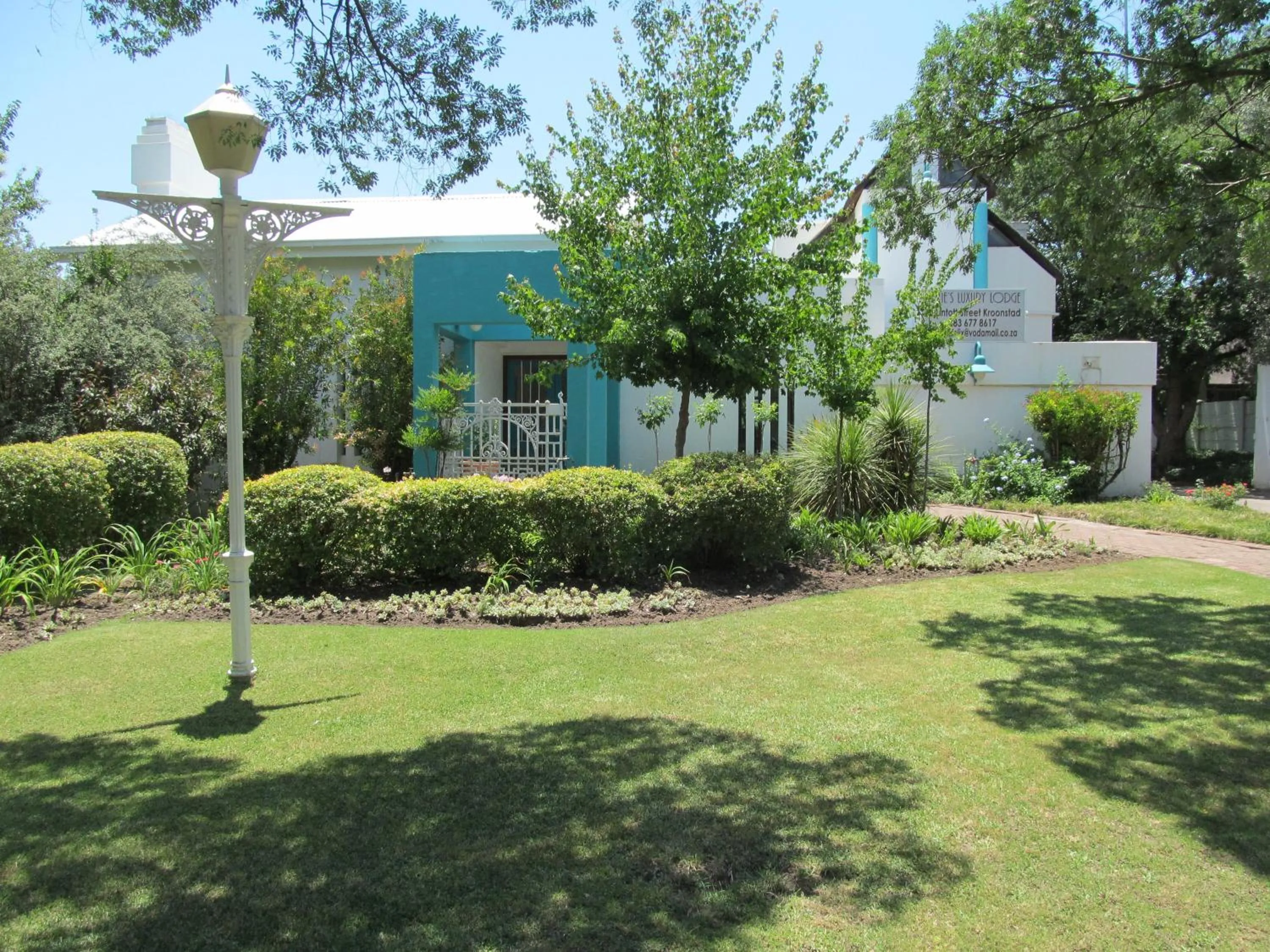 Facade/entrance in Bettie's Luxury Lodge