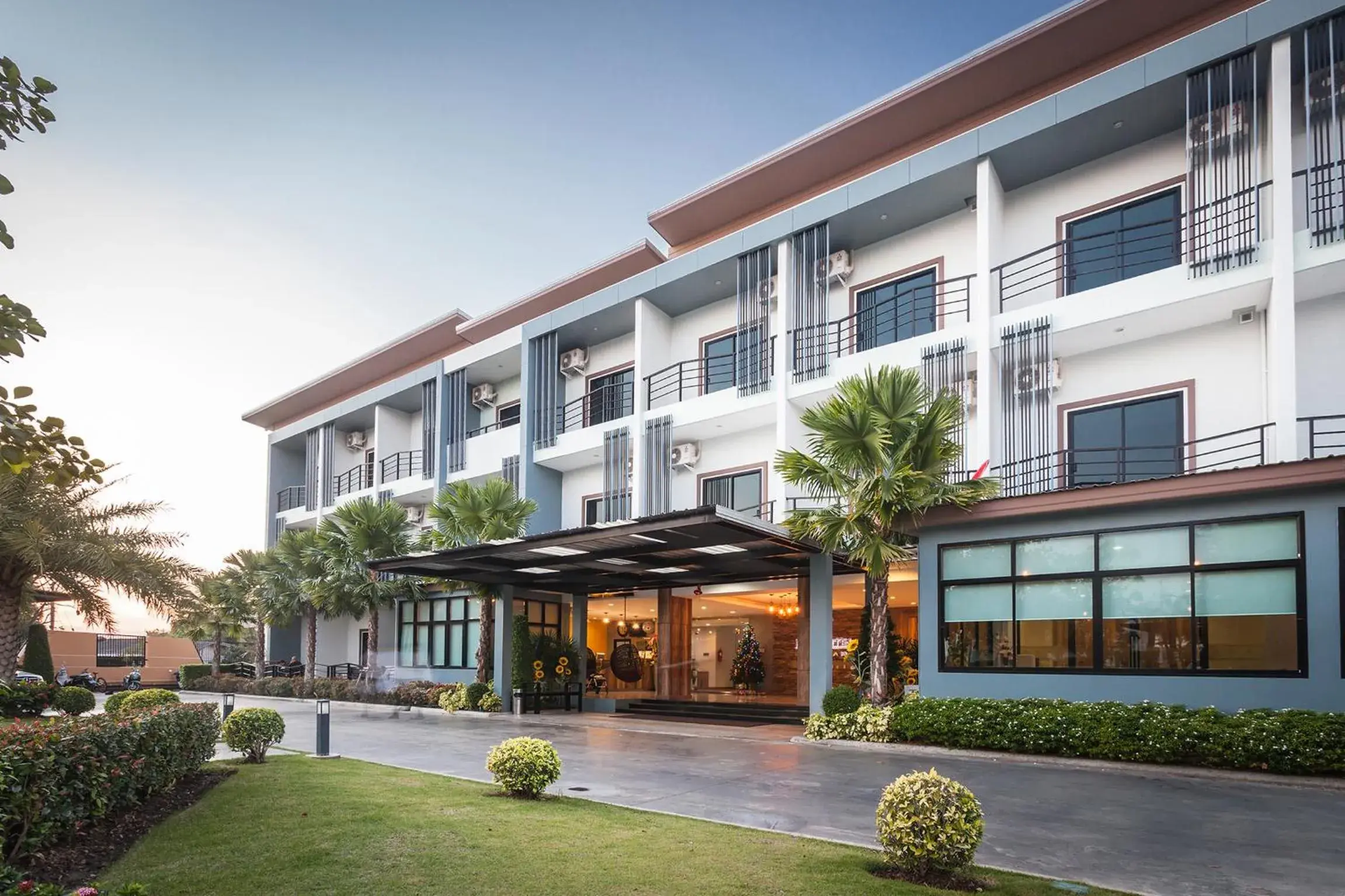 Property building in Ray Hotel Buriram Property building in Ray Hotel Buriram