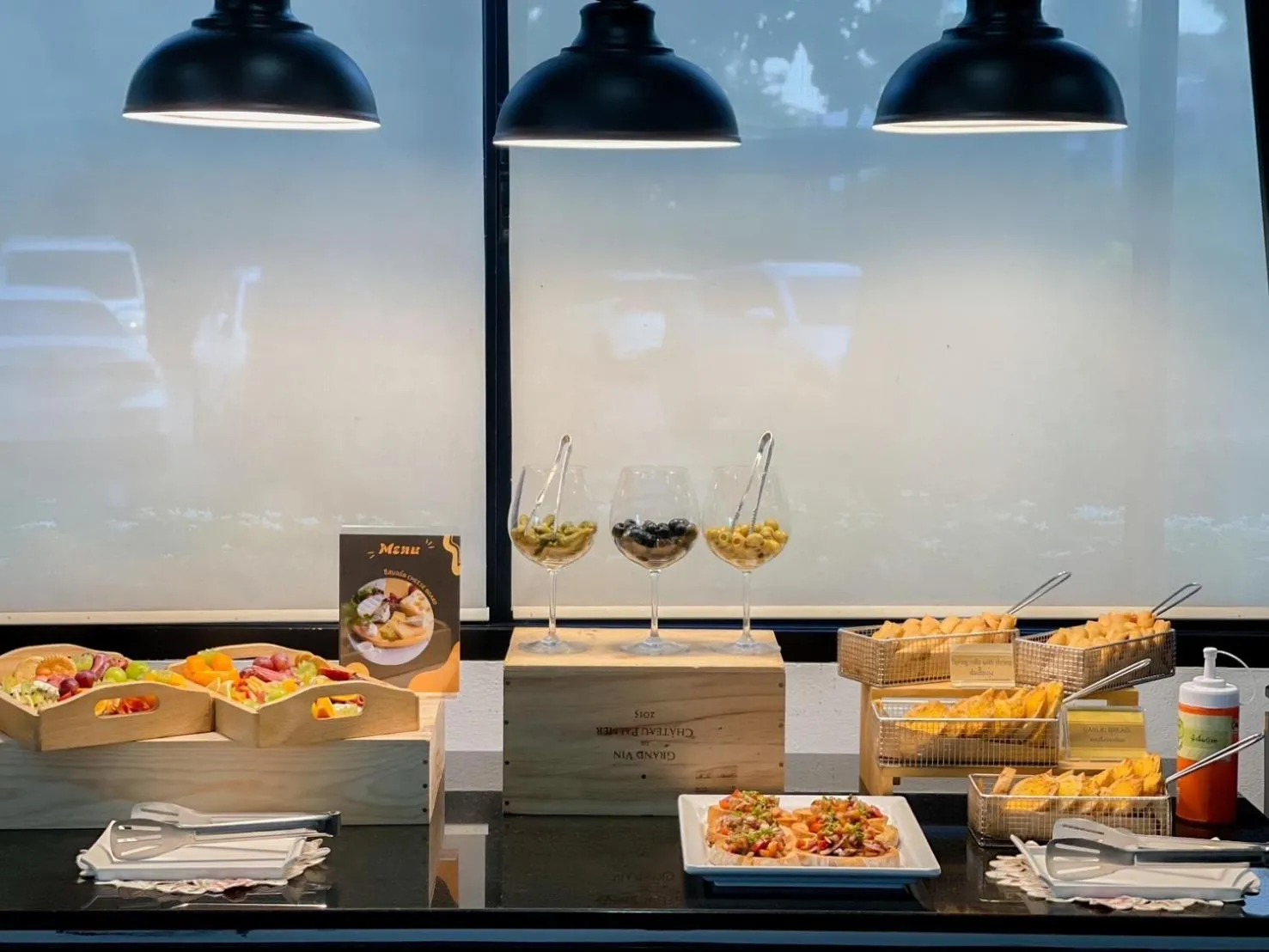 Restaurant/places to eat in Ray Hotel Buriram