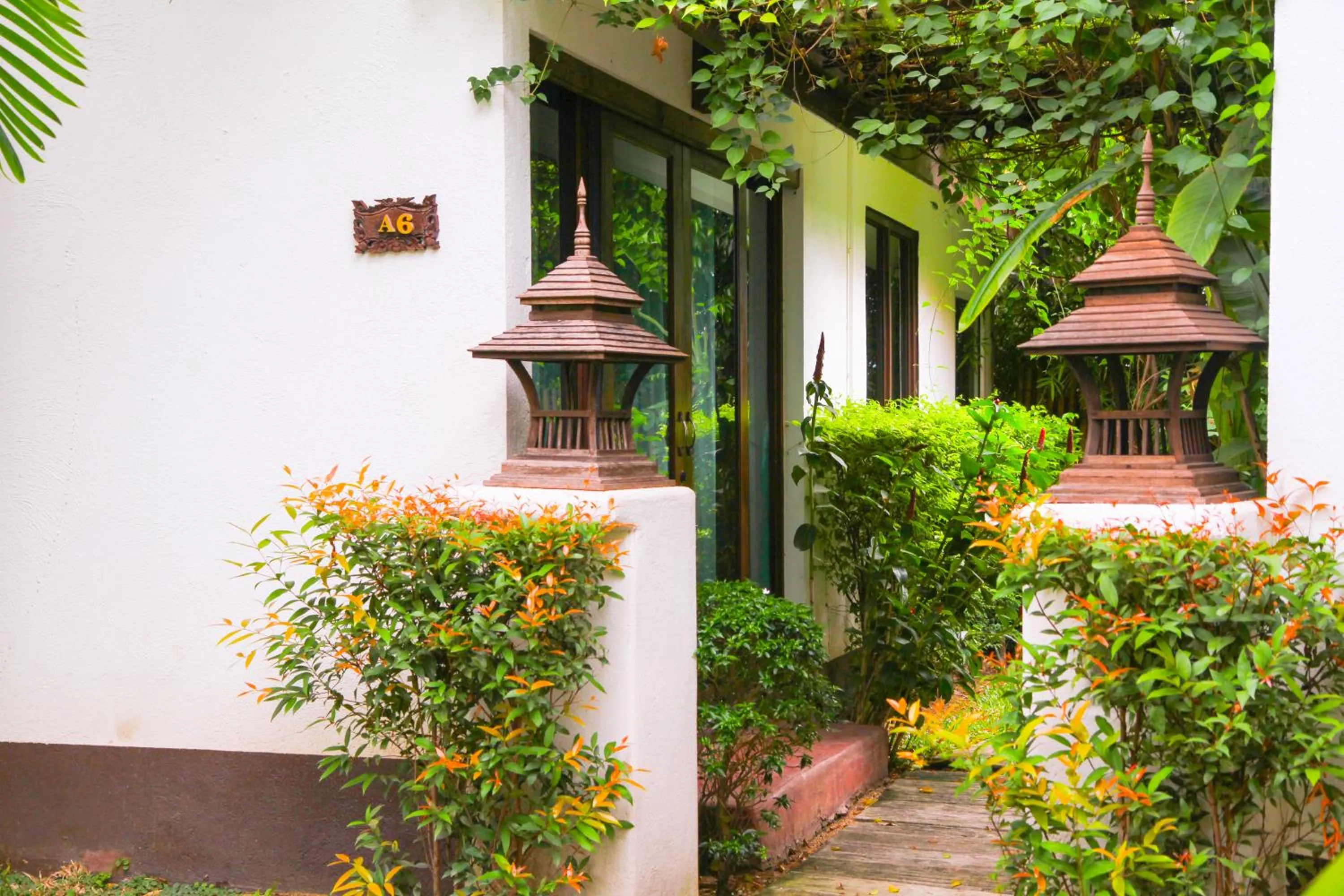 Property building in E-outfitting Boutique Chiang Mai