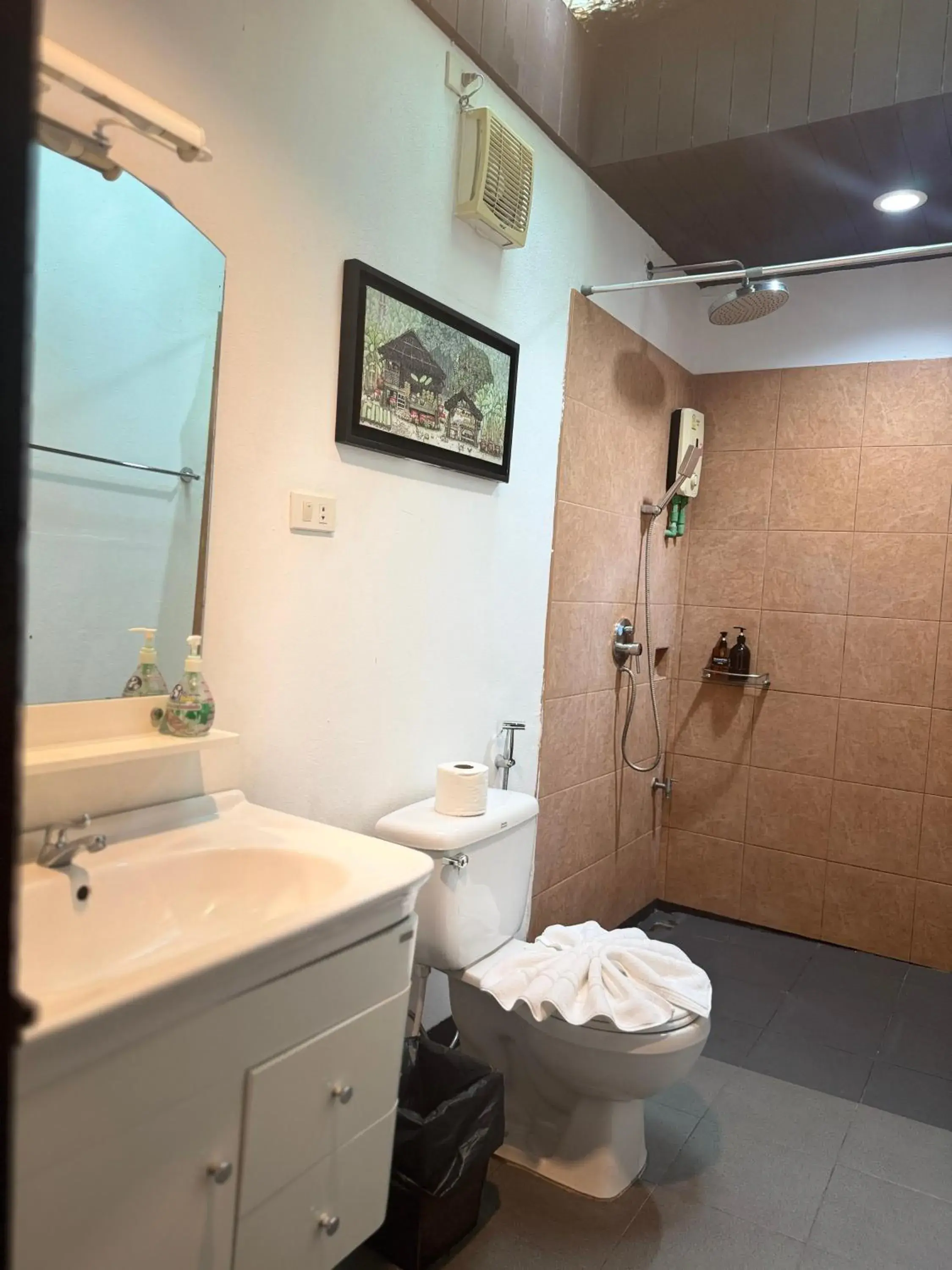 Triple Room with Garden View in E-outfitting Boutique Chiang Mai Triple Room with Garden View in E-outfitting Boutique Chiang Mai