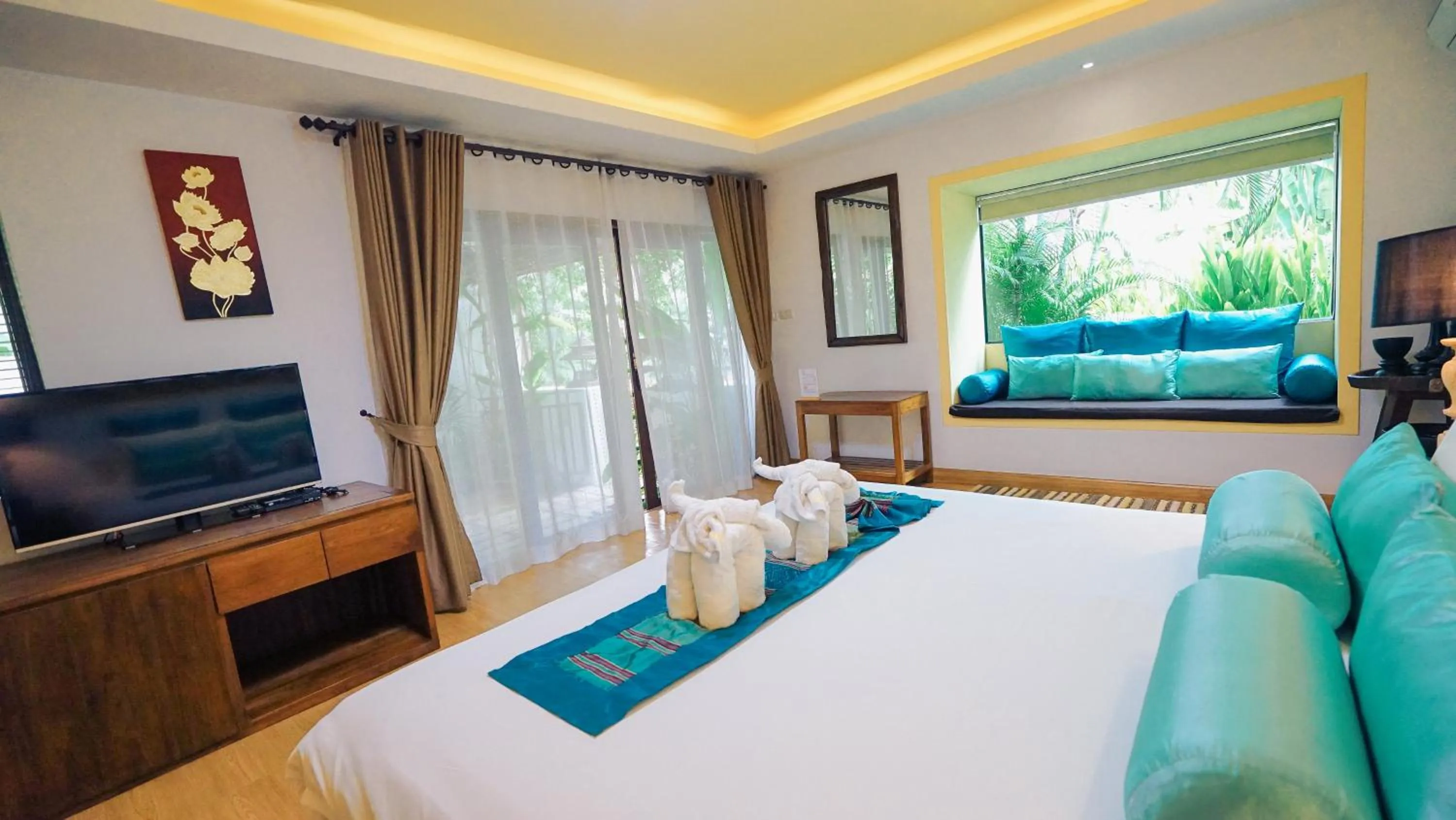 Bed in E-outfitting Boutique Chiang Mai