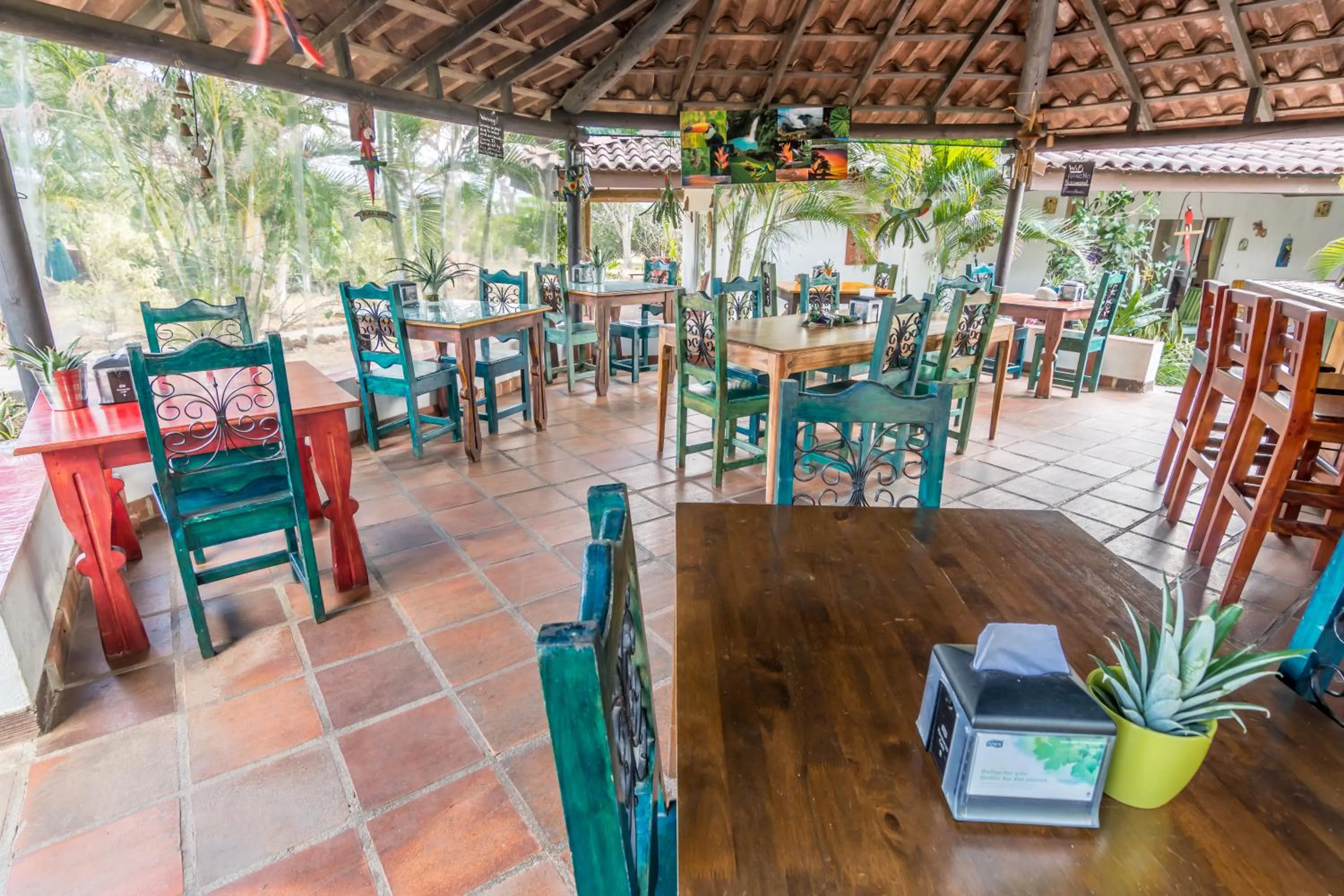 Restaurant/places to eat in Villa Margarita