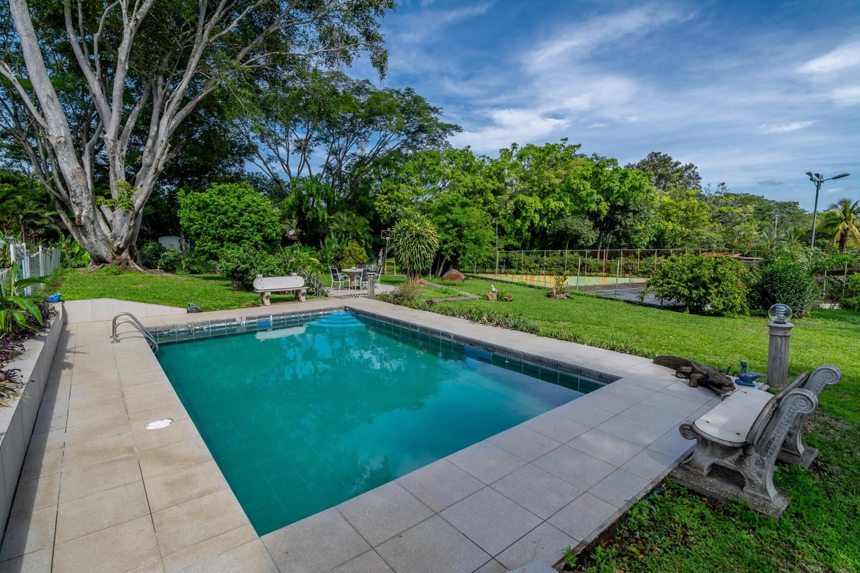 Swimming pool in Villa Margarita