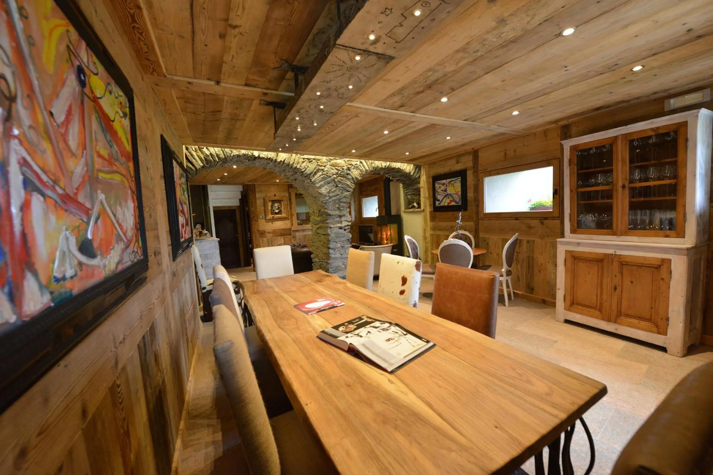 Restaurant/places to eat in La Maison de Dolphe Chalet de Charme & Art gallery
