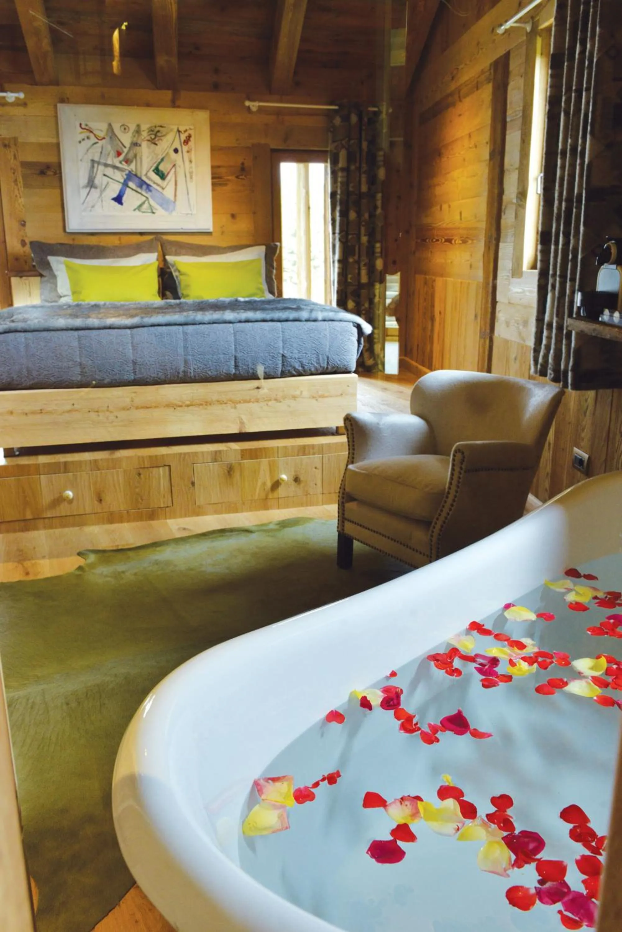 Bedroom in La Maison de Dolphe Chalet de Charme & Art gallery