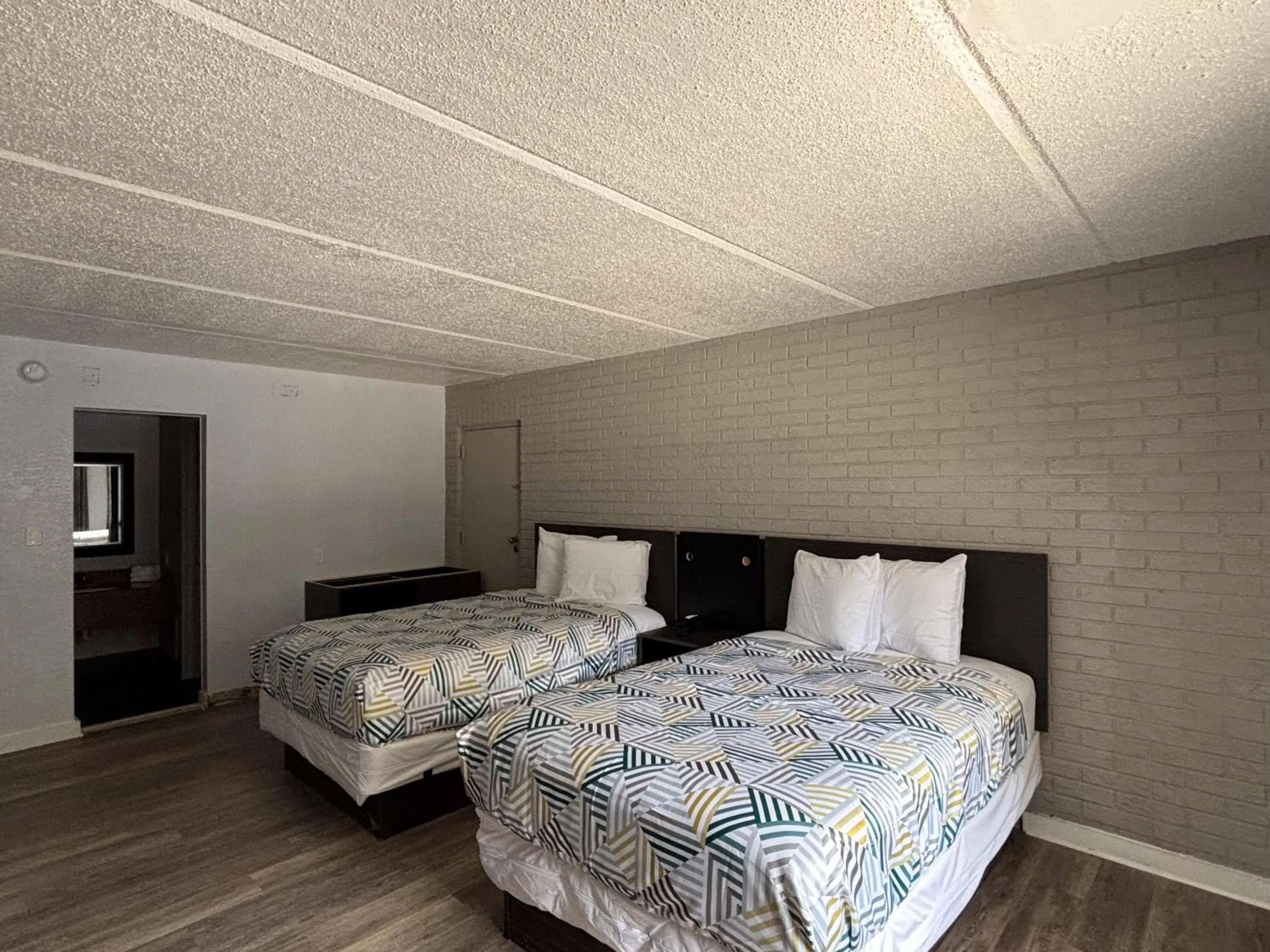 Bedroom, Bed in Studio 6 Tallahassee, FL North Monroe