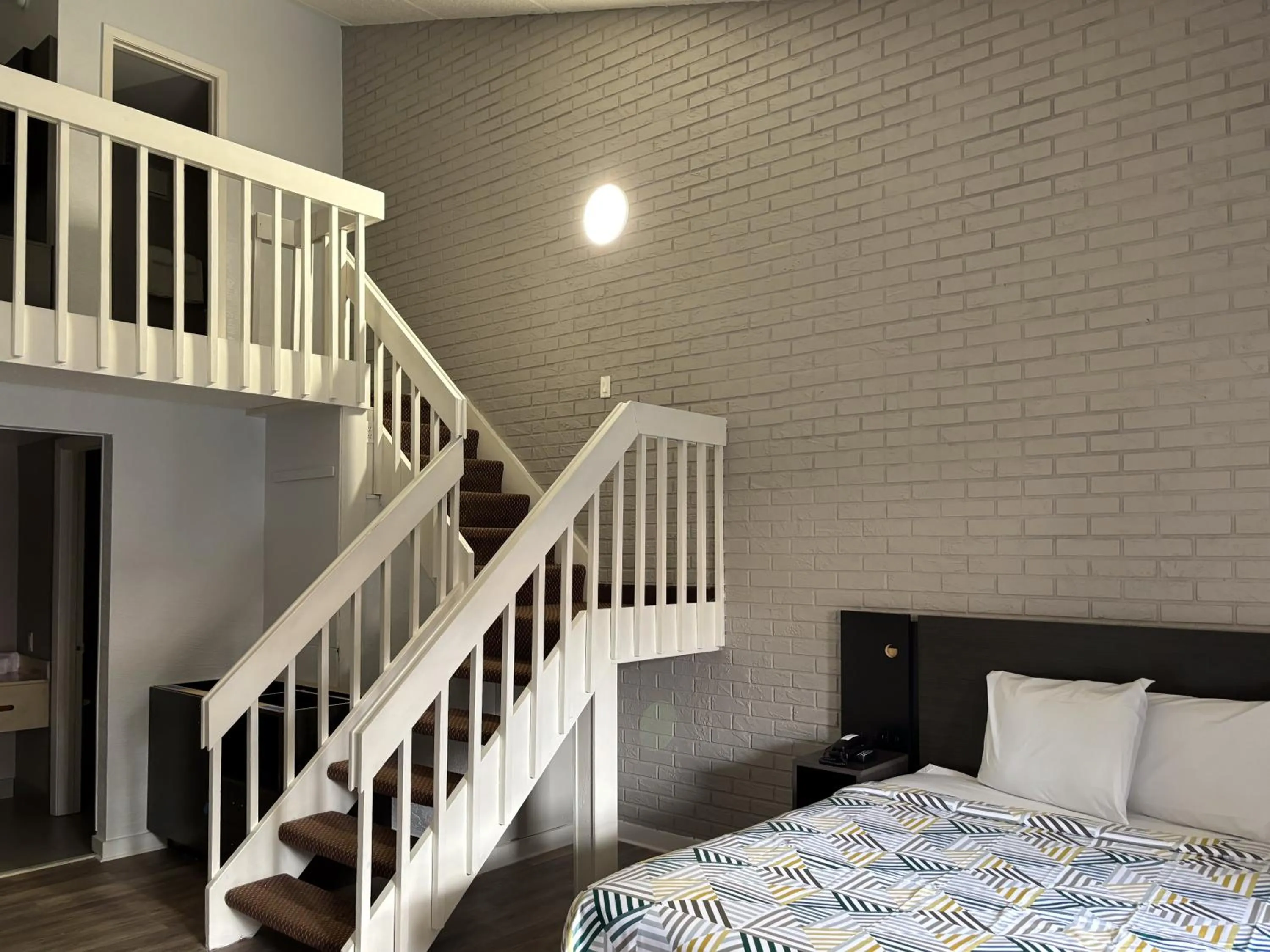 Bedroom, Bed in Studio 6 Tallahassee, FL North Monroe