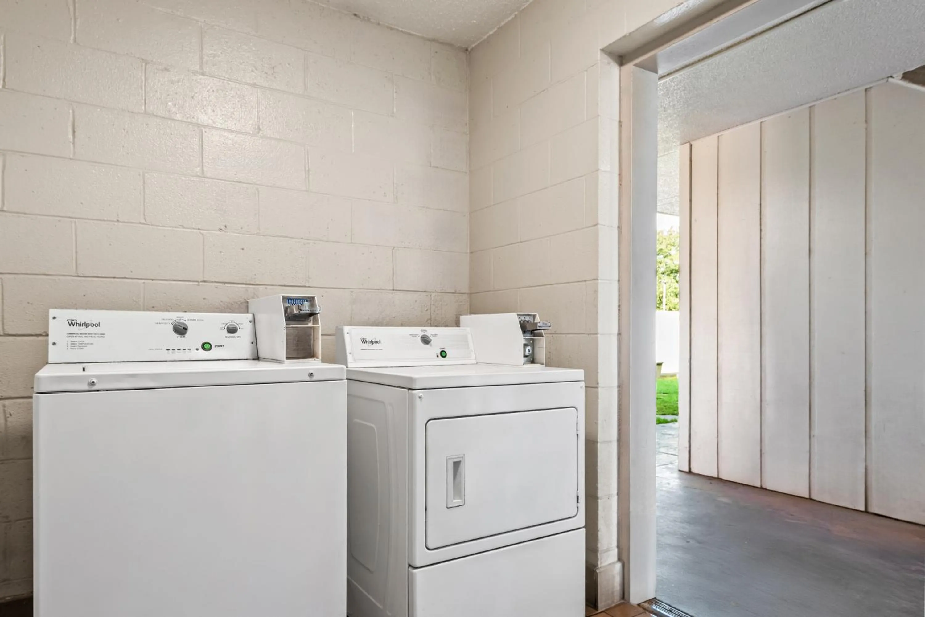 laundry in Studio 6 Hammond, LA I12 I55